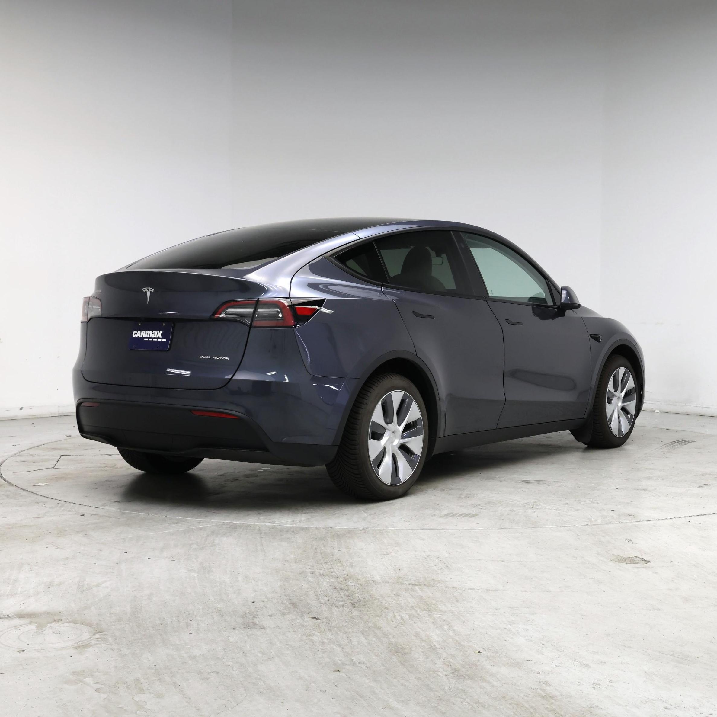 Thumbnail: 2023 Tesla Model Y - 8