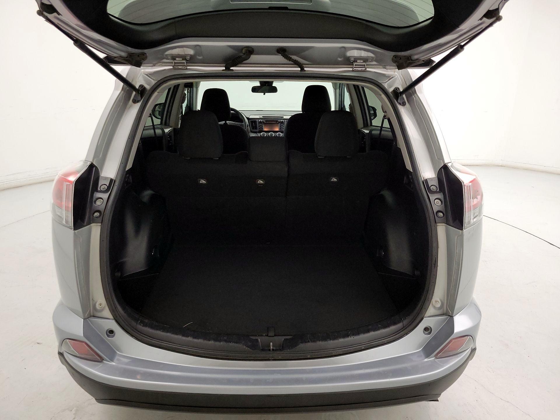 Thumbnail: 2017 Toyota RAV4 - 20