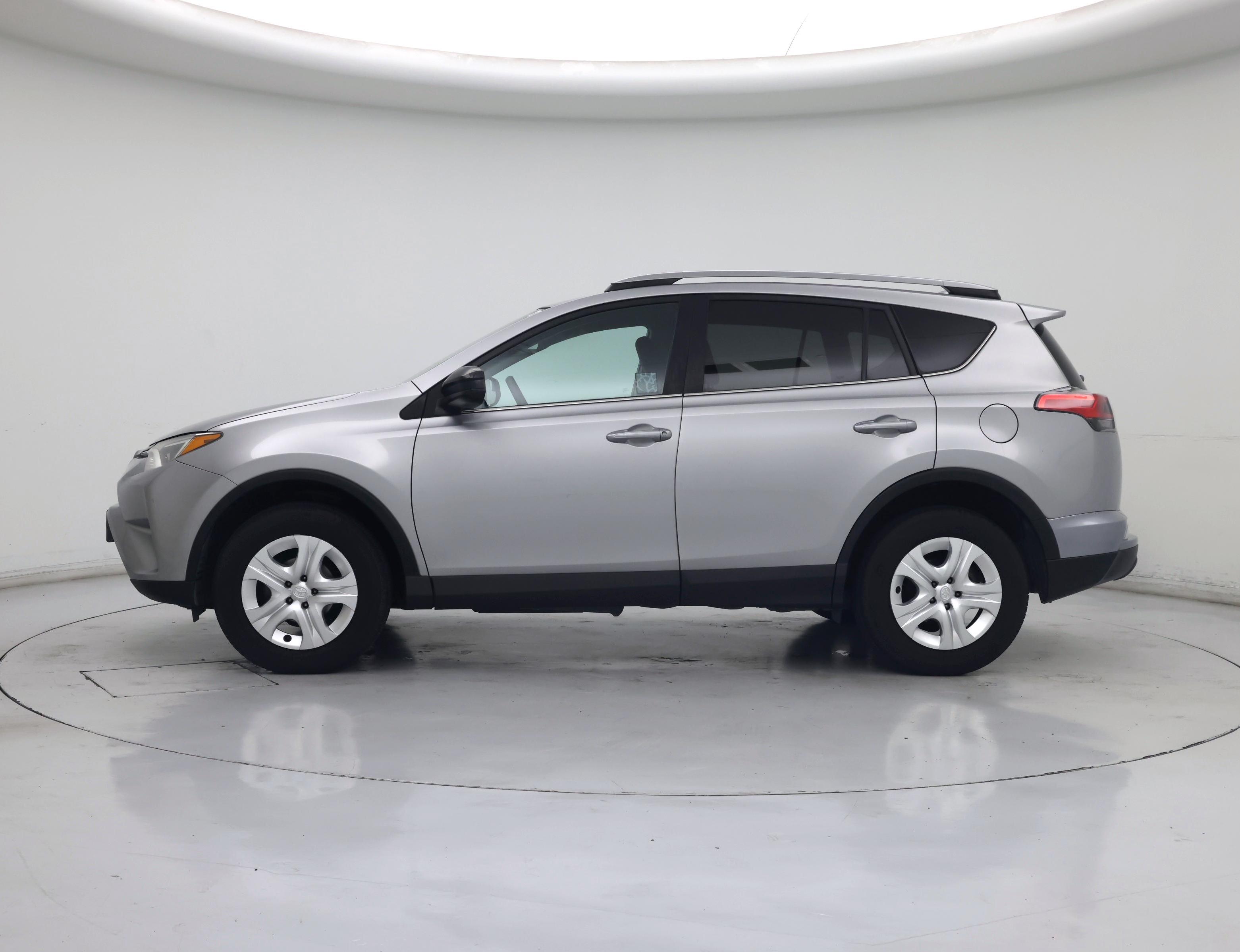 Thumbnail: 2017 Toyota RAV4 - 3