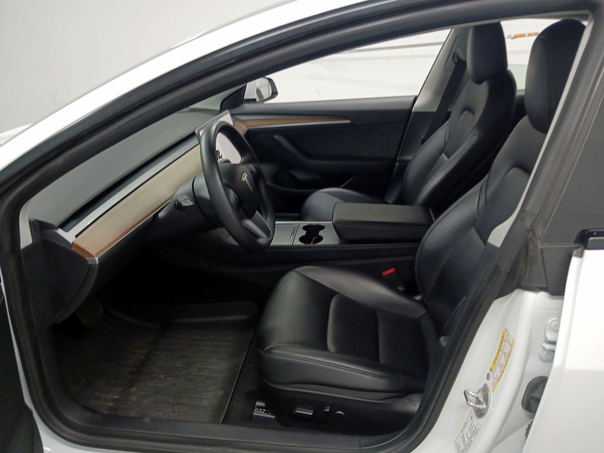 Thumbnail: 2022 Tesla Model 3 - 9