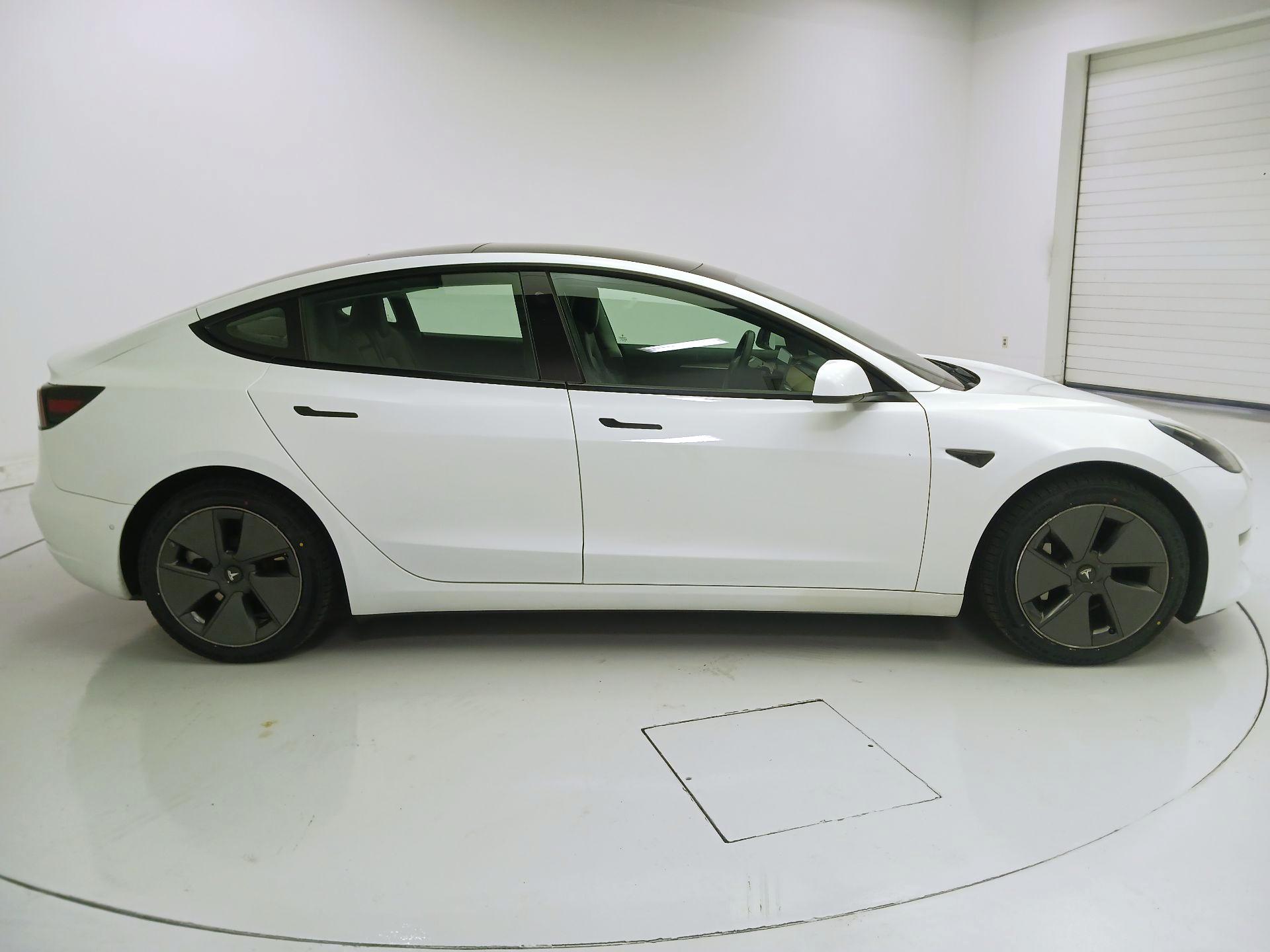Thumbnail: 2022 Tesla Model 3 - 4