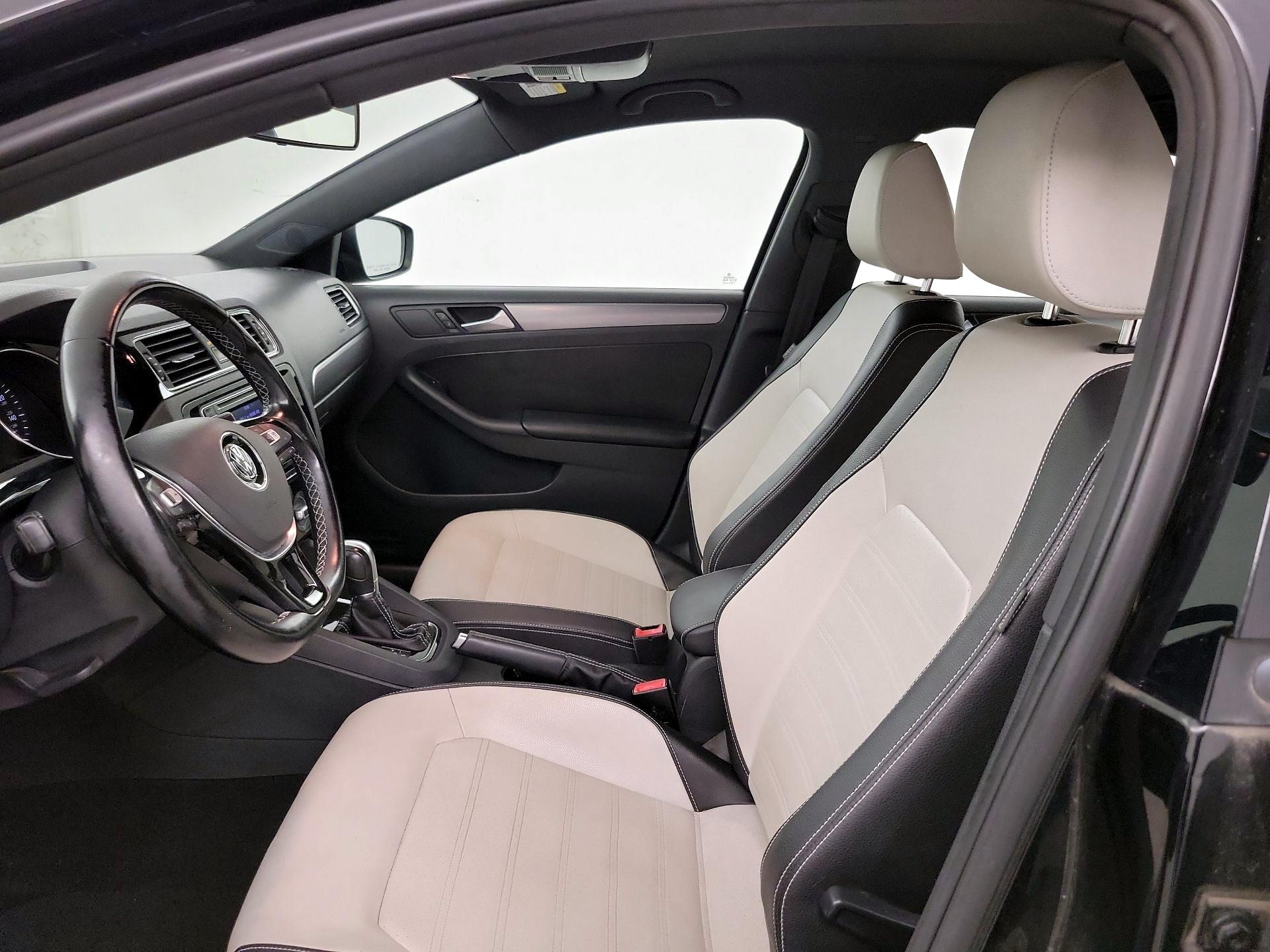 Thumbnail: 2016 Volkswagen Jetta - 9