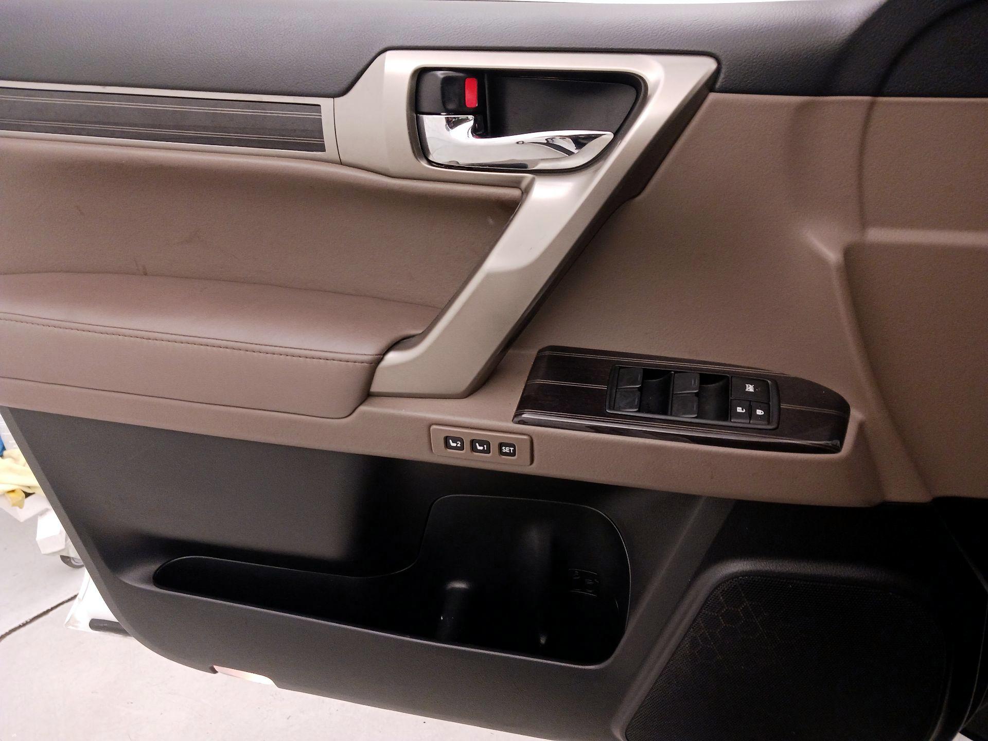 Thumbnail: 2020 Lexus GX - 12