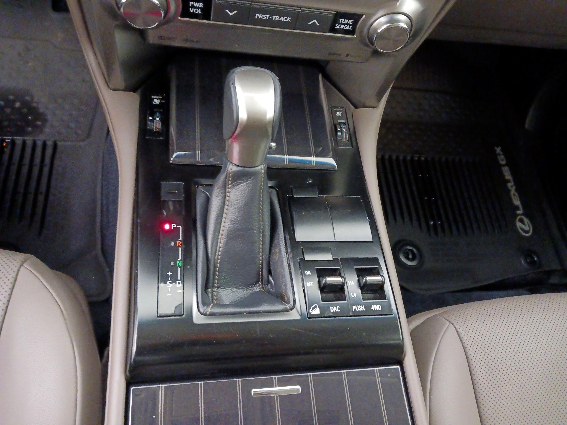 Thumbnail: 2020 Lexus GX - 18