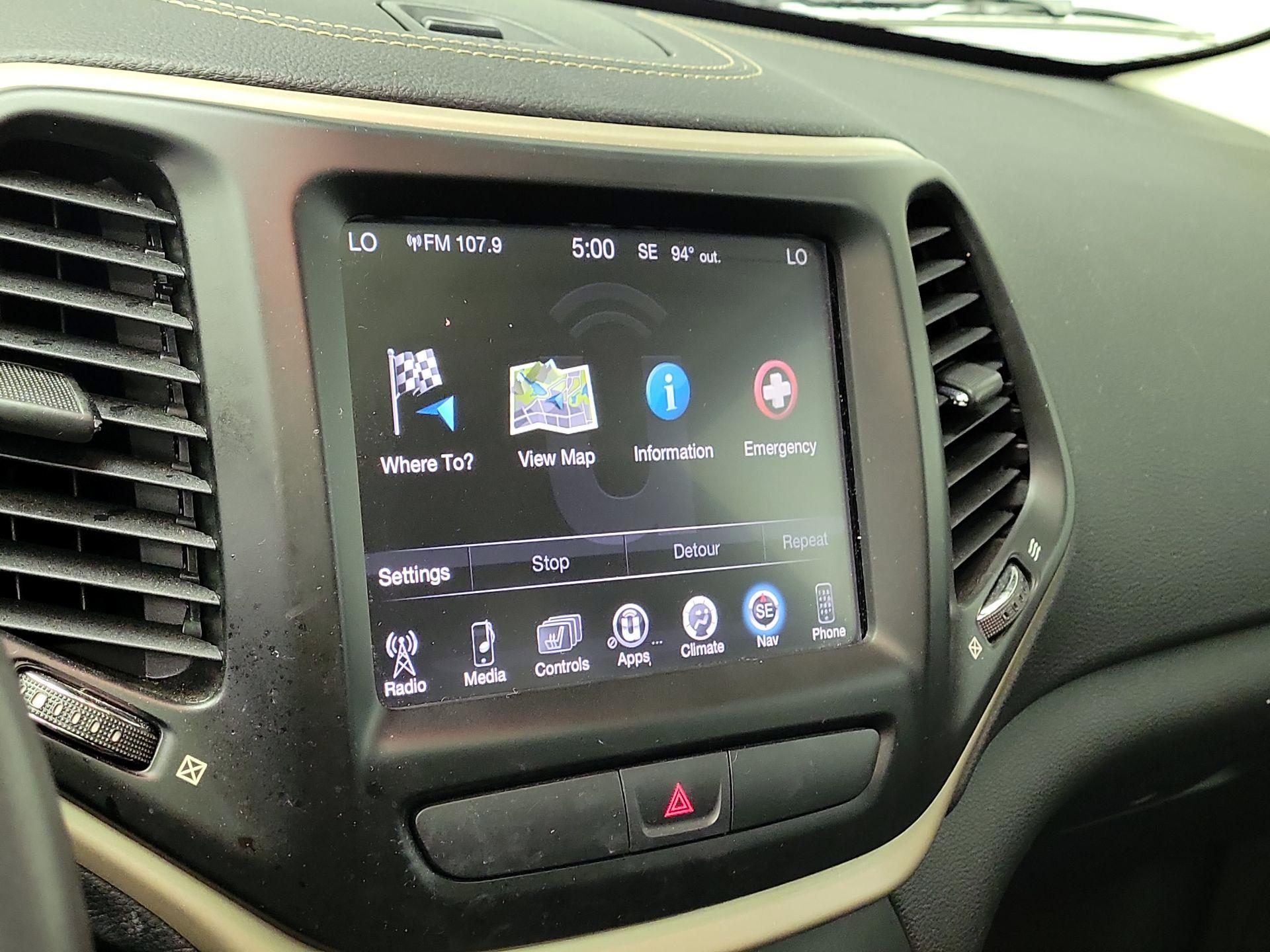 Thumbnail: 2017 Jeep Cherokee - 14