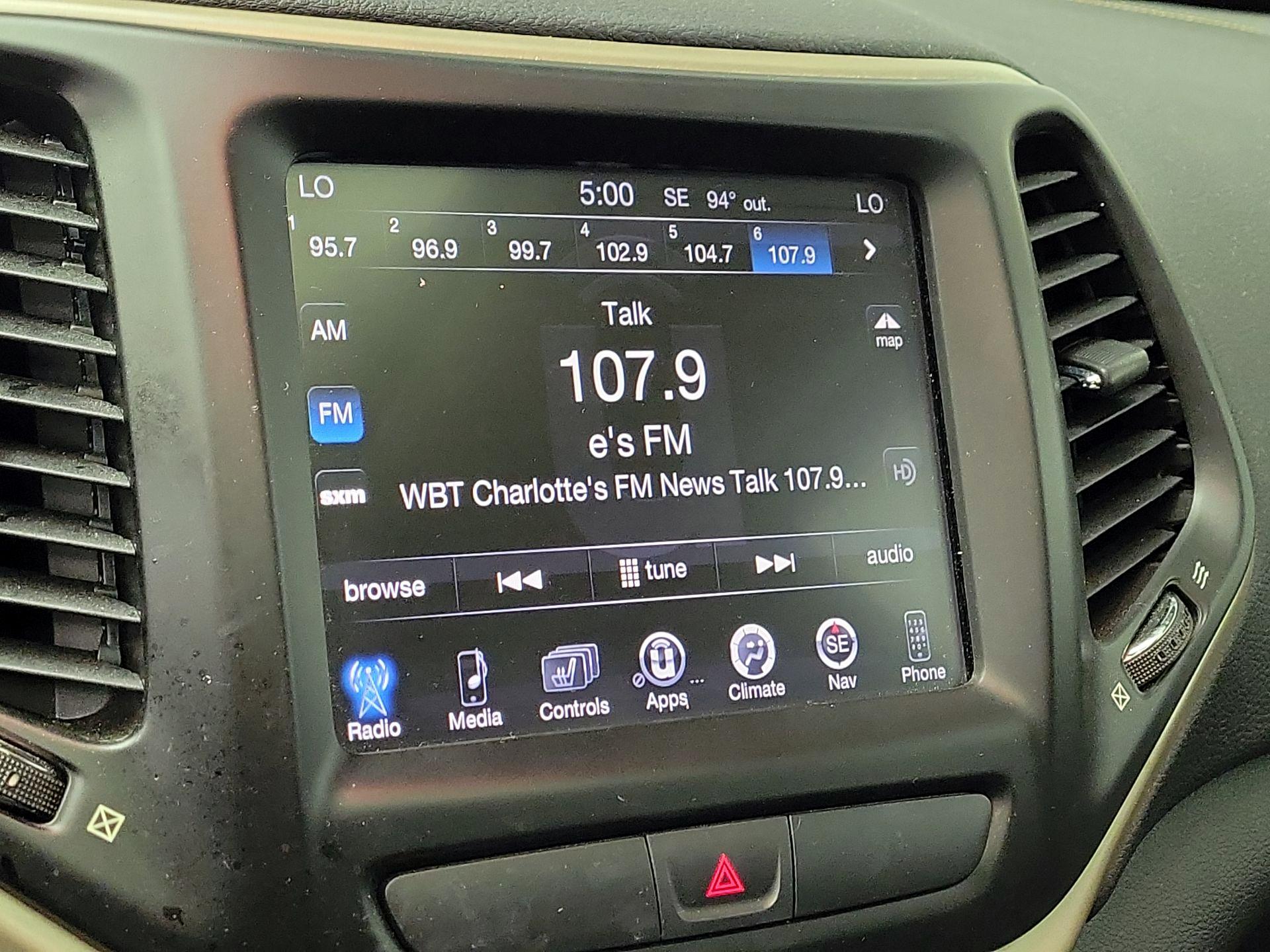 Thumbnail: 2017 Jeep Cherokee - 16