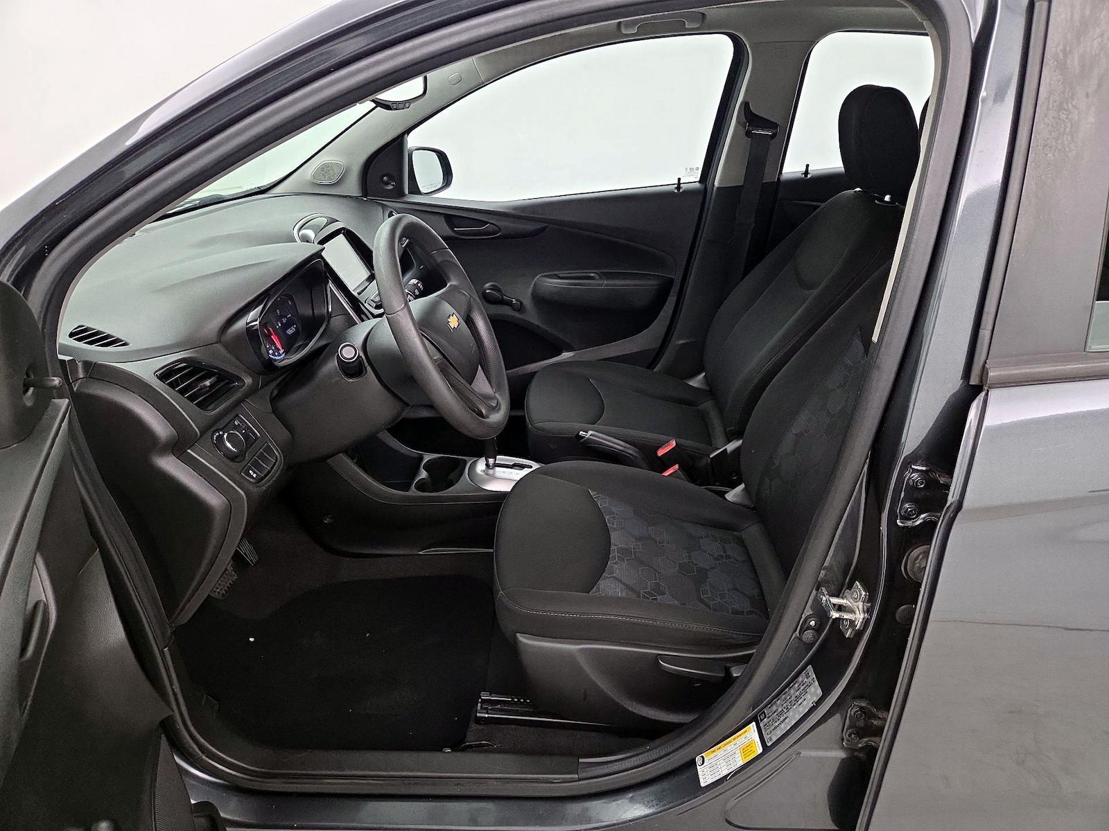 2017 Chevrolet Spark LS - Photo 12