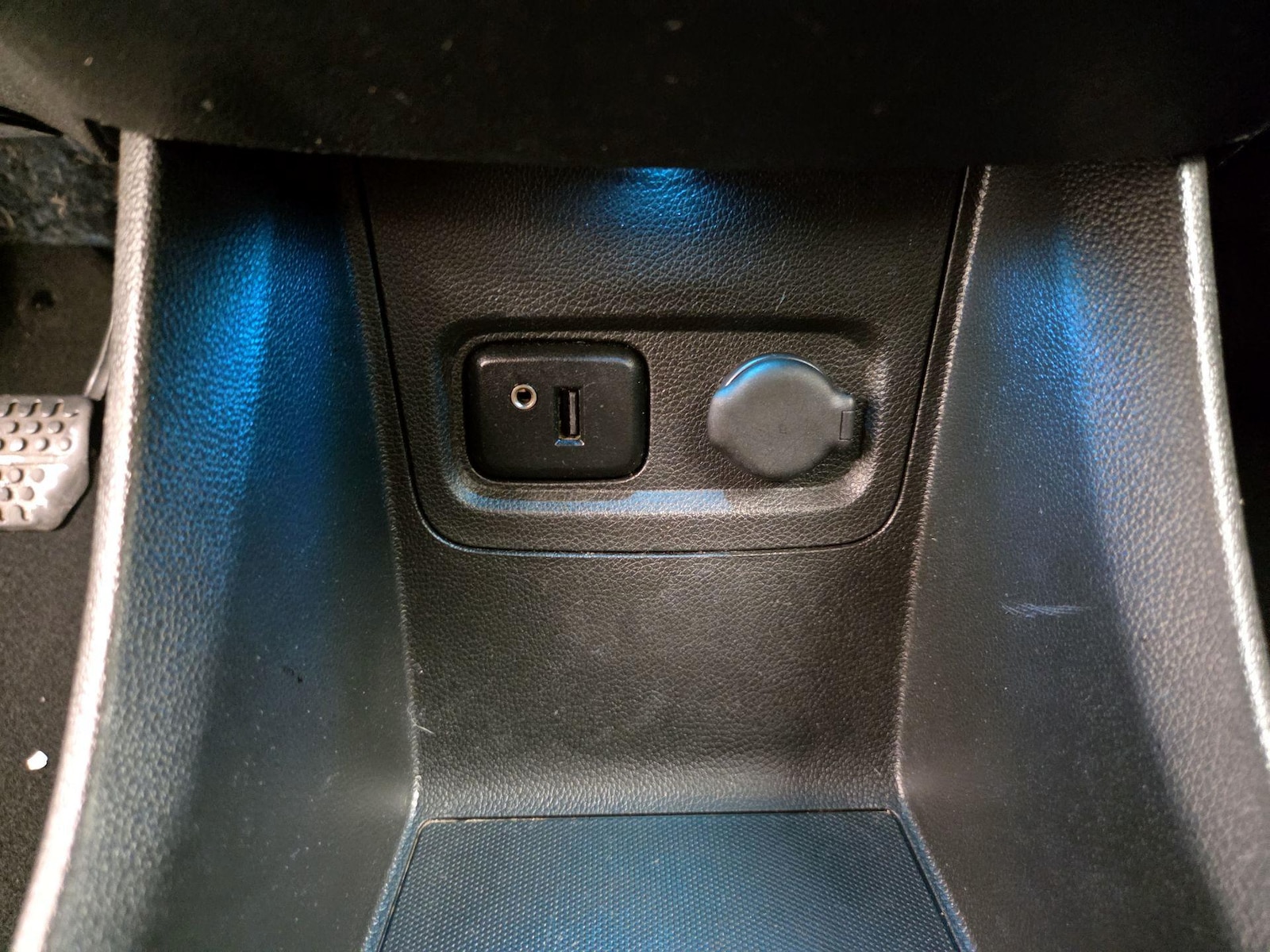 2017 Chevrolet Spark LS - Photo 19