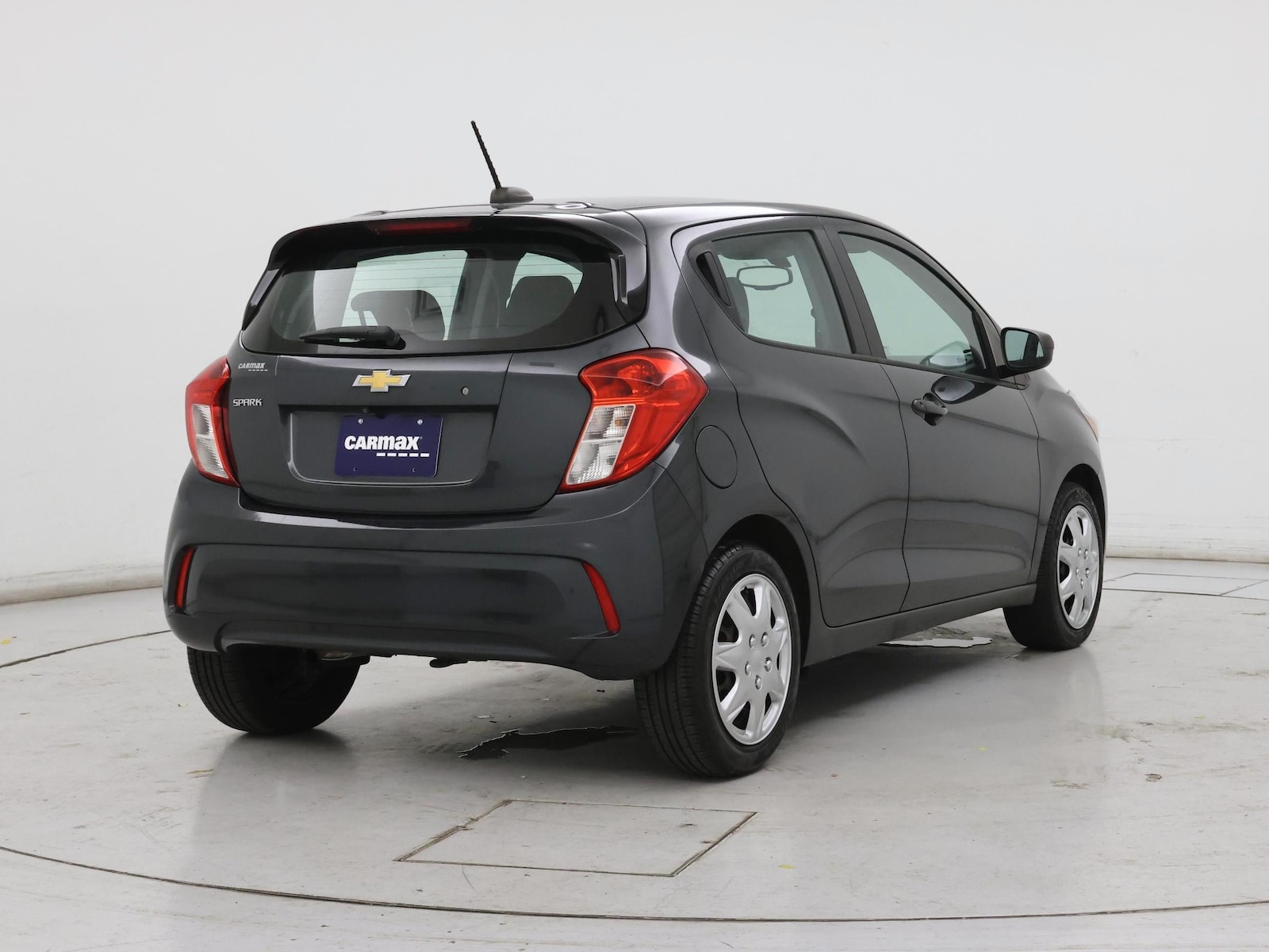 2017 Chevrolet Spark LS - Photo 9