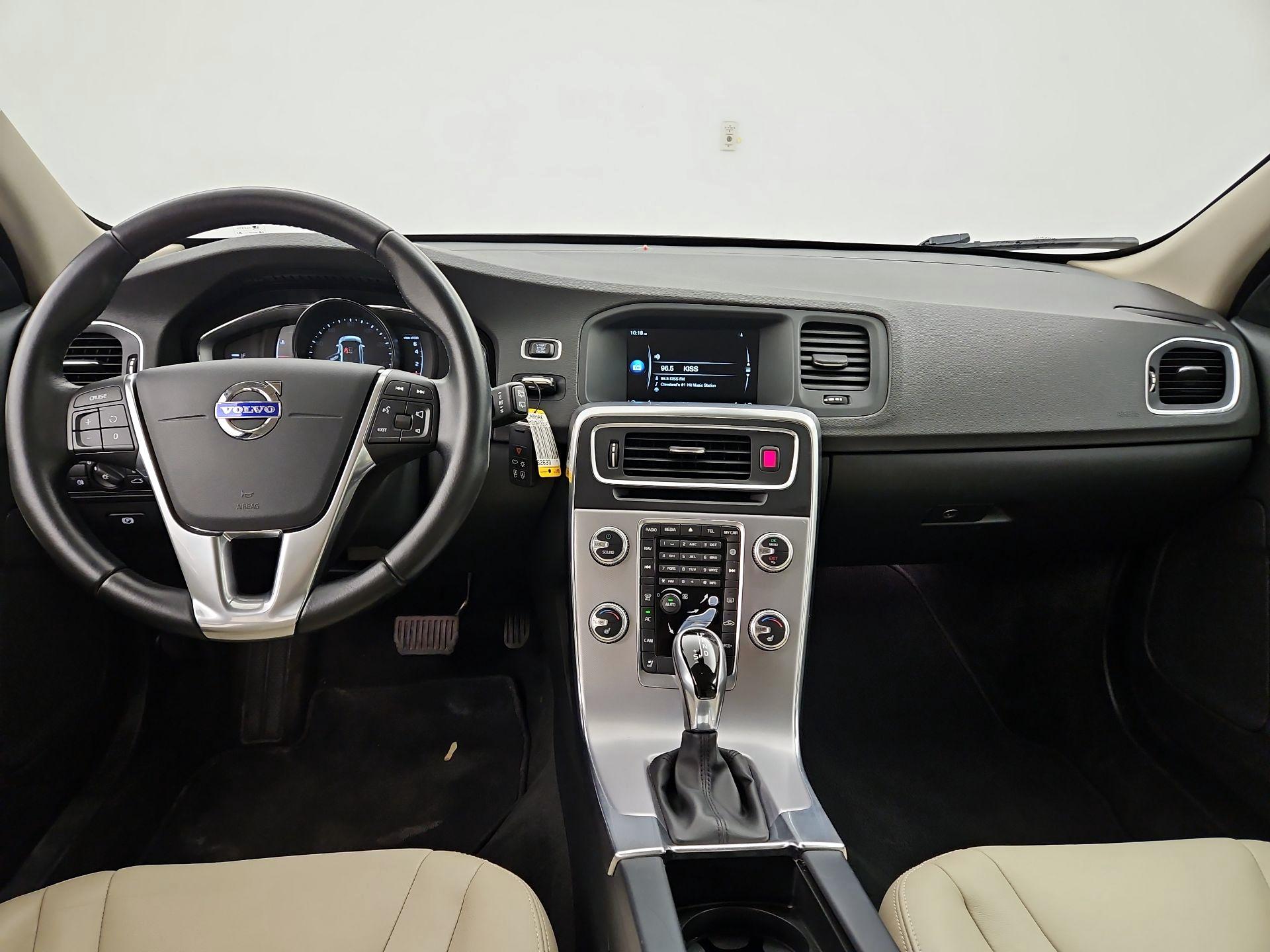 Thumbnail: 2017 Volvo V60 - 9