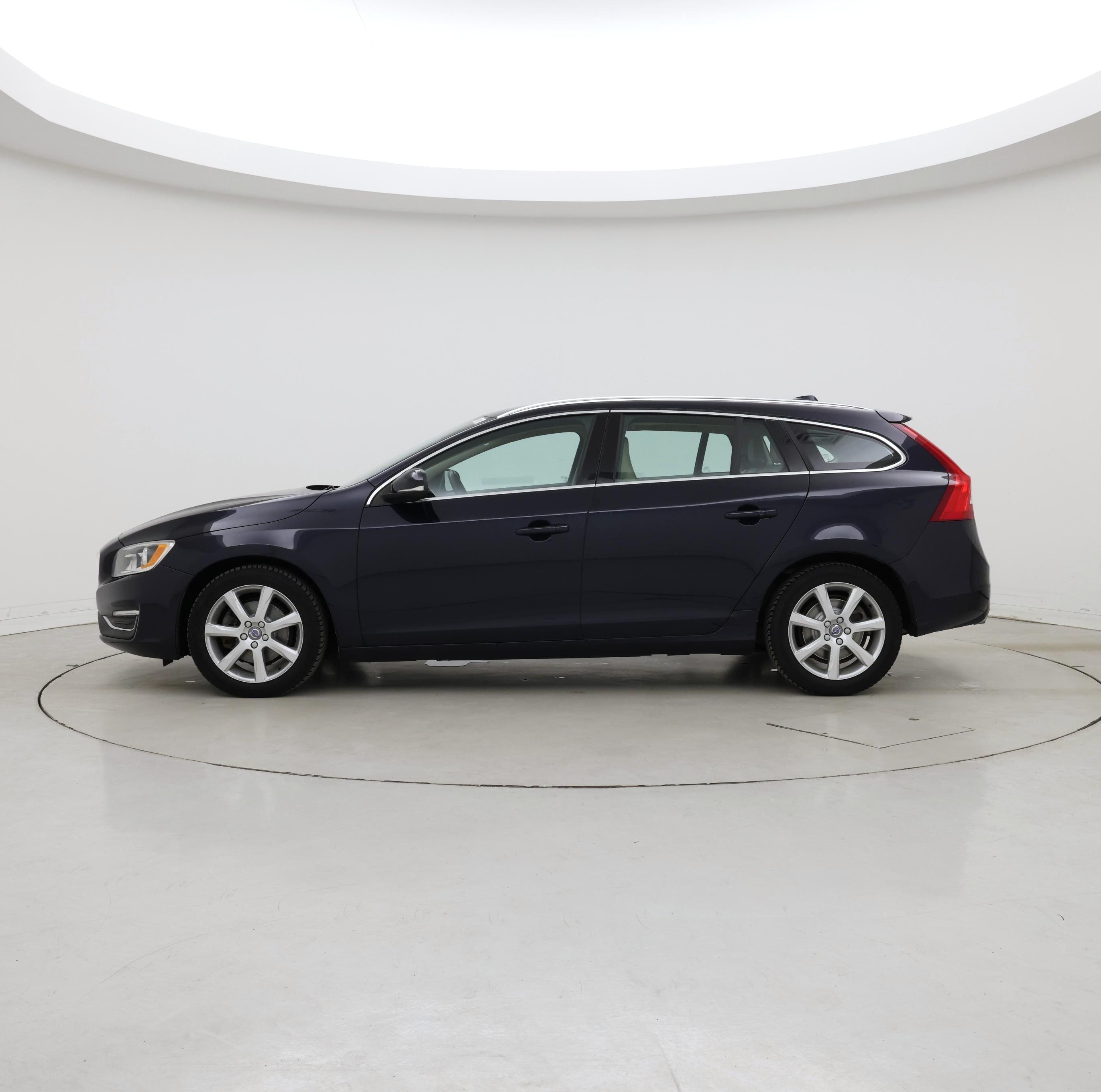 Thumbnail: 2017 Volvo V60 - 3