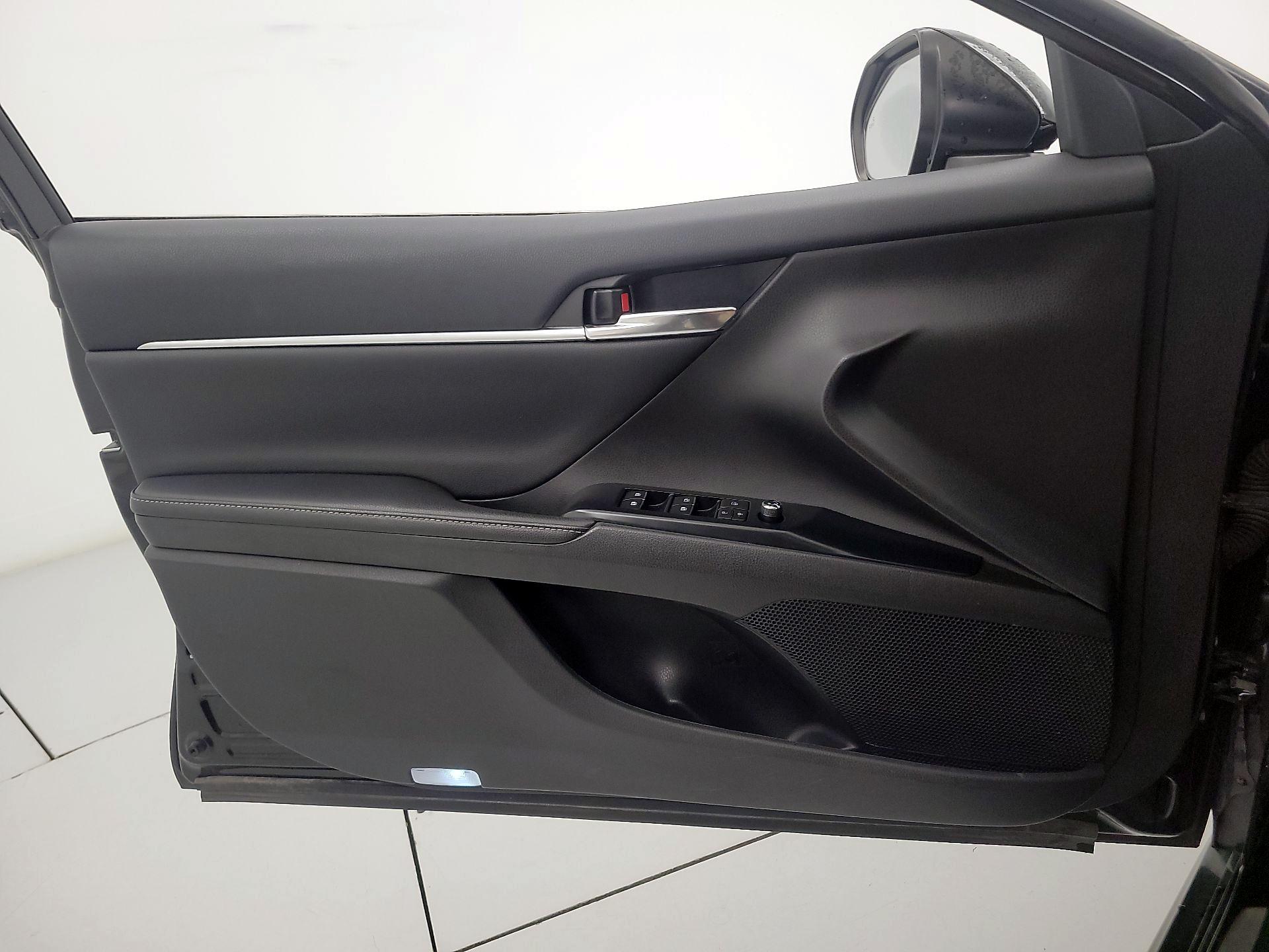 Thumbnail: 2020 Toyota Camry - 12