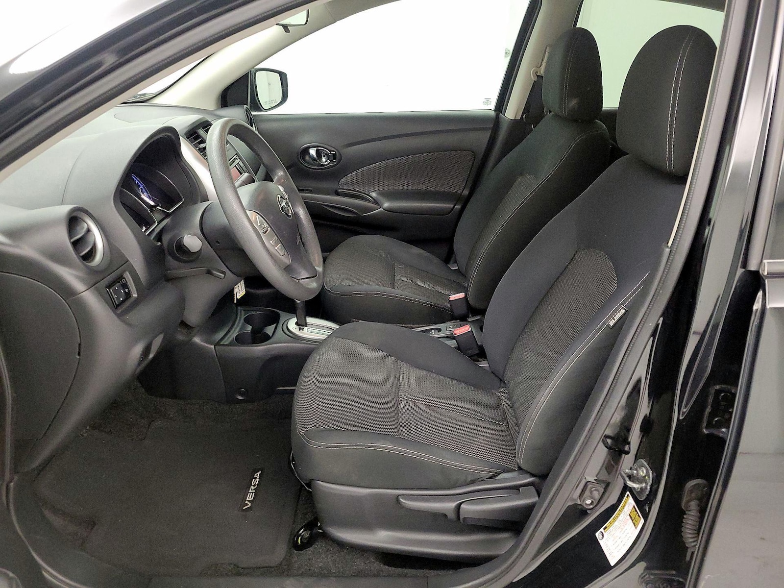 2016 Nissan Versa Sedan SV - Photo 12