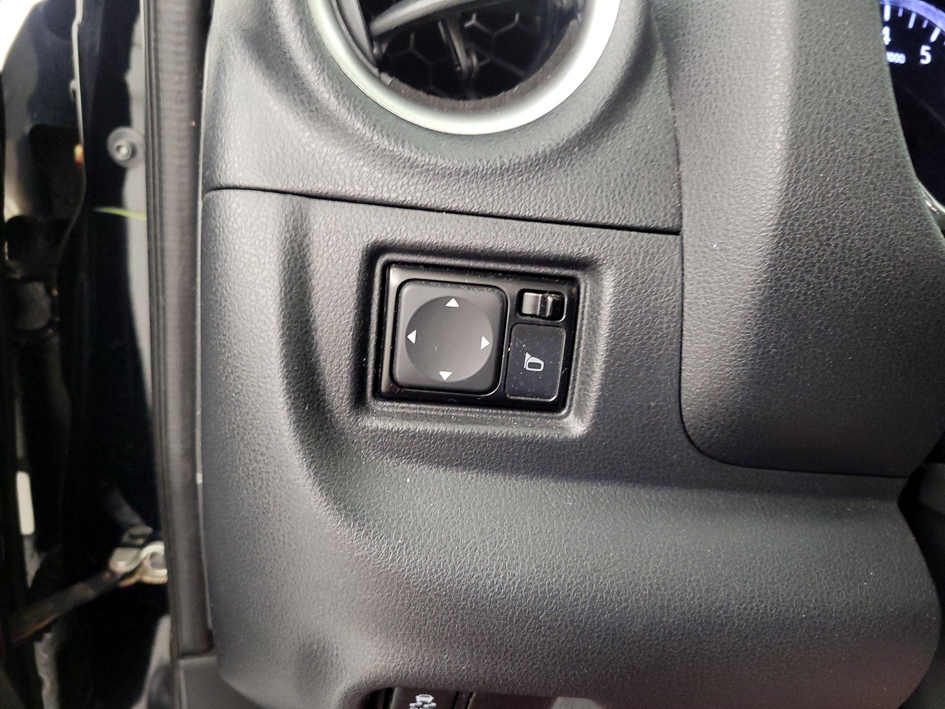 Thumbnail: 2016 Nissan Versa - 13