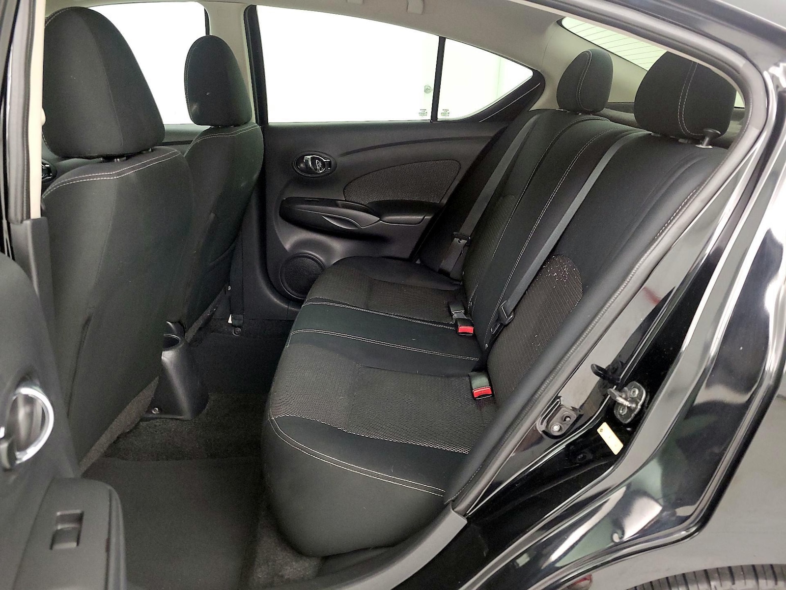 2016 Nissan Versa Sedan SV - Photo 19