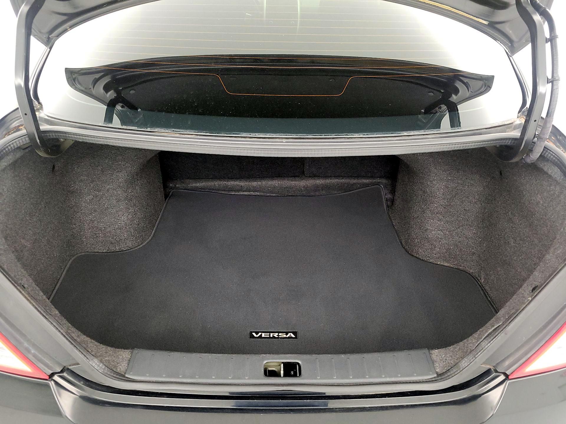 Thumbnail: 2016 Nissan Versa - 19