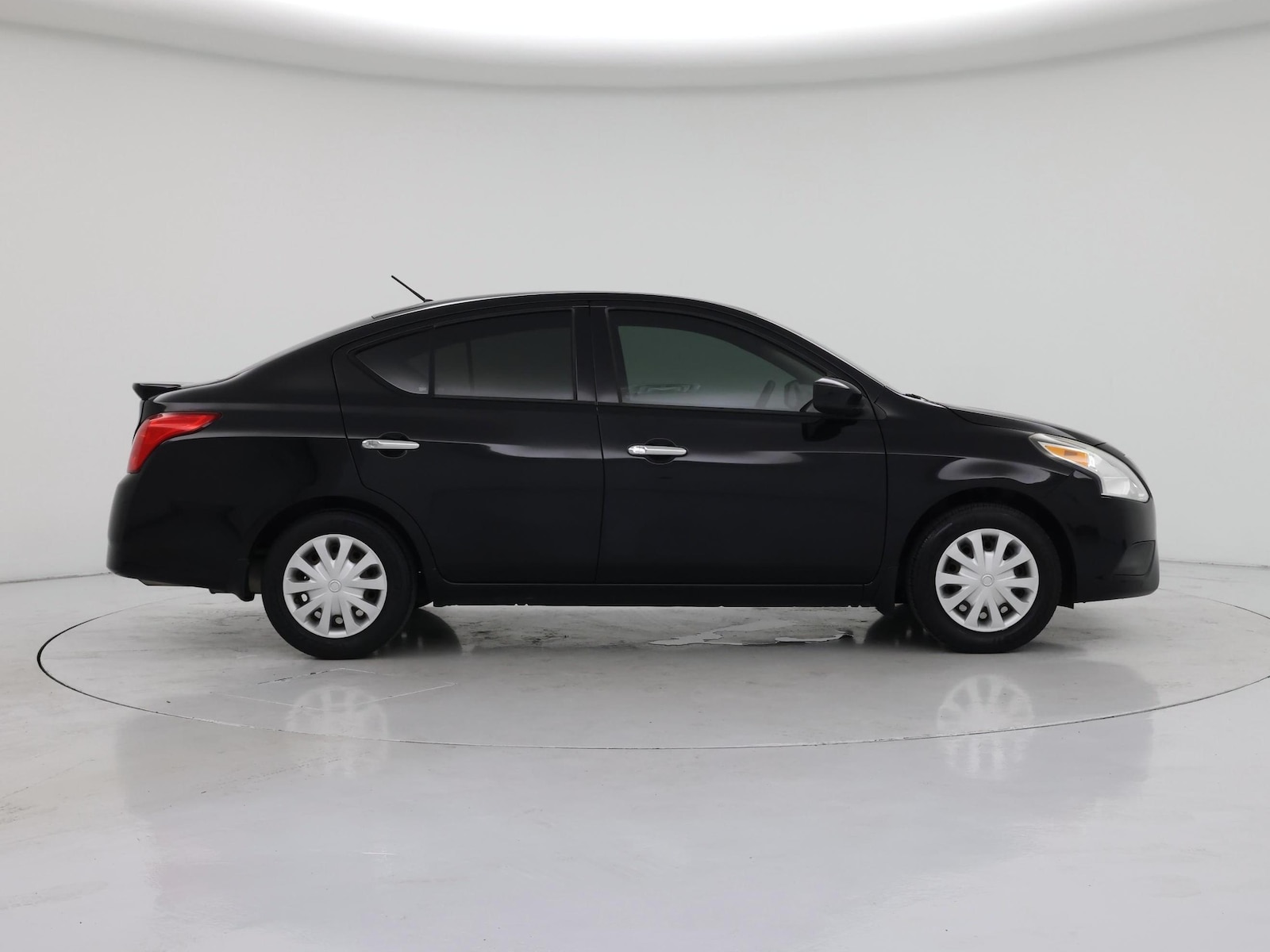 2016 Nissan Versa Sedan SV - Photo 8