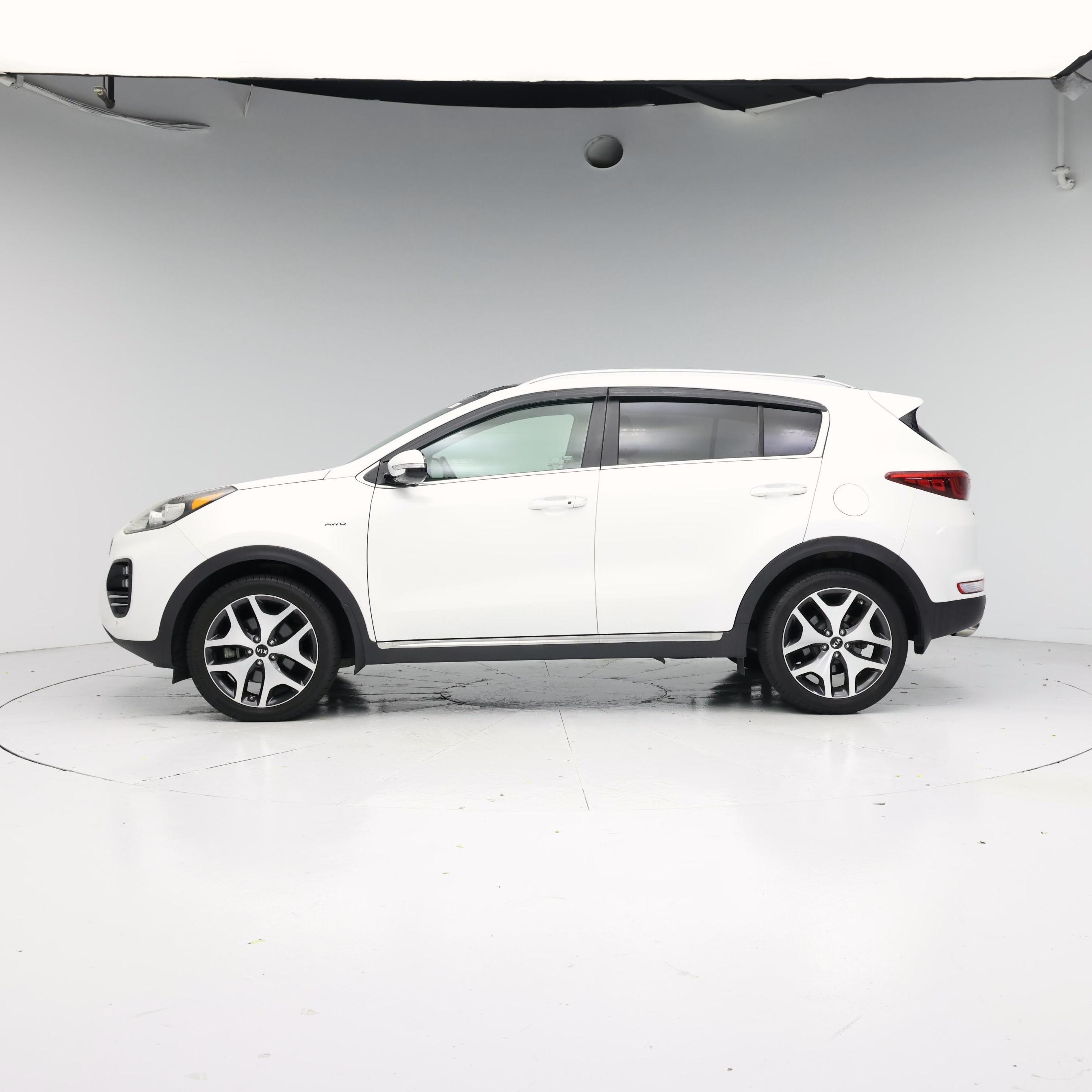 Thumbnail: 2017 Kia Sportage - 3