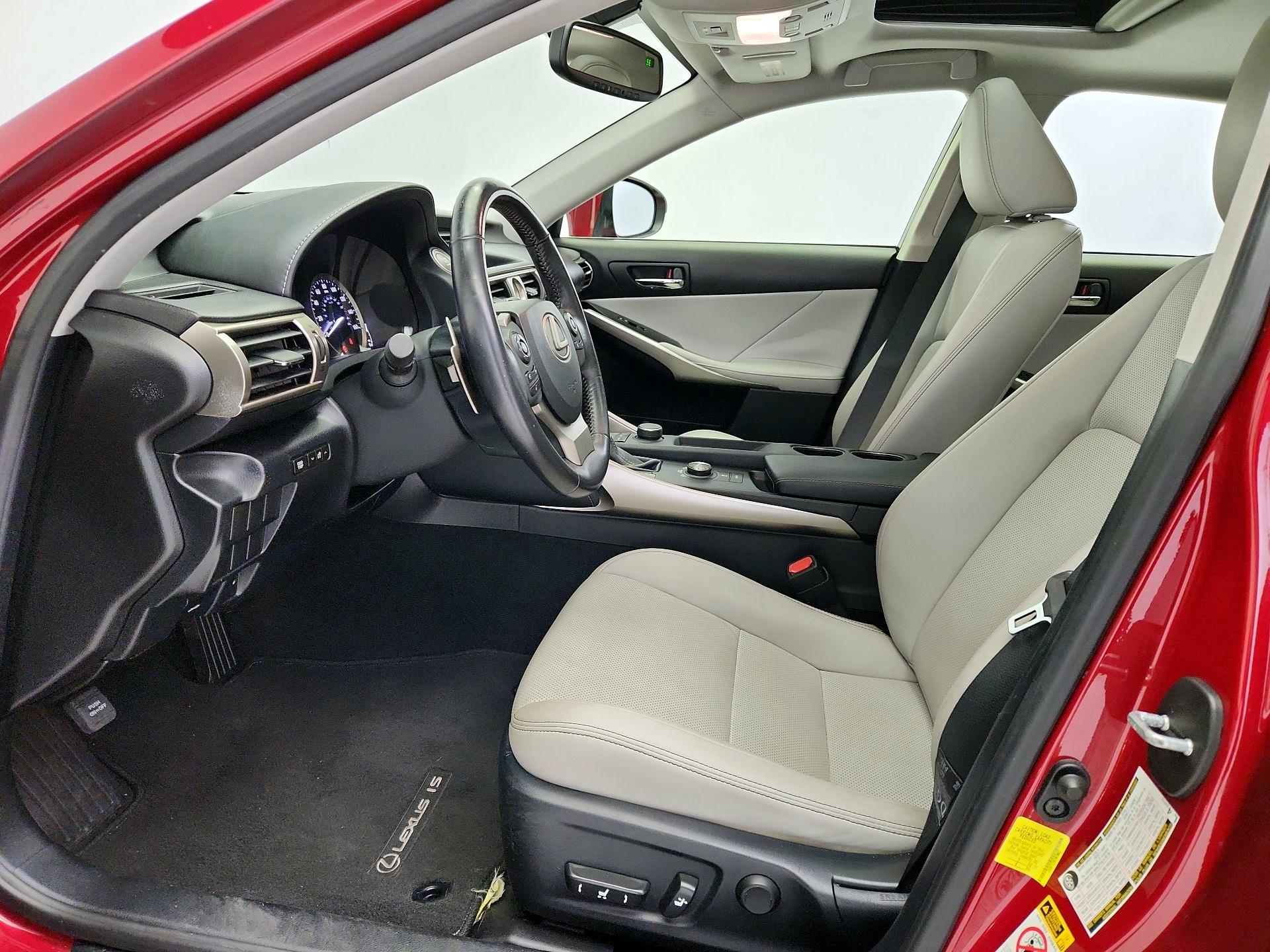 Thumbnail: 2015 Lexus IS - 11