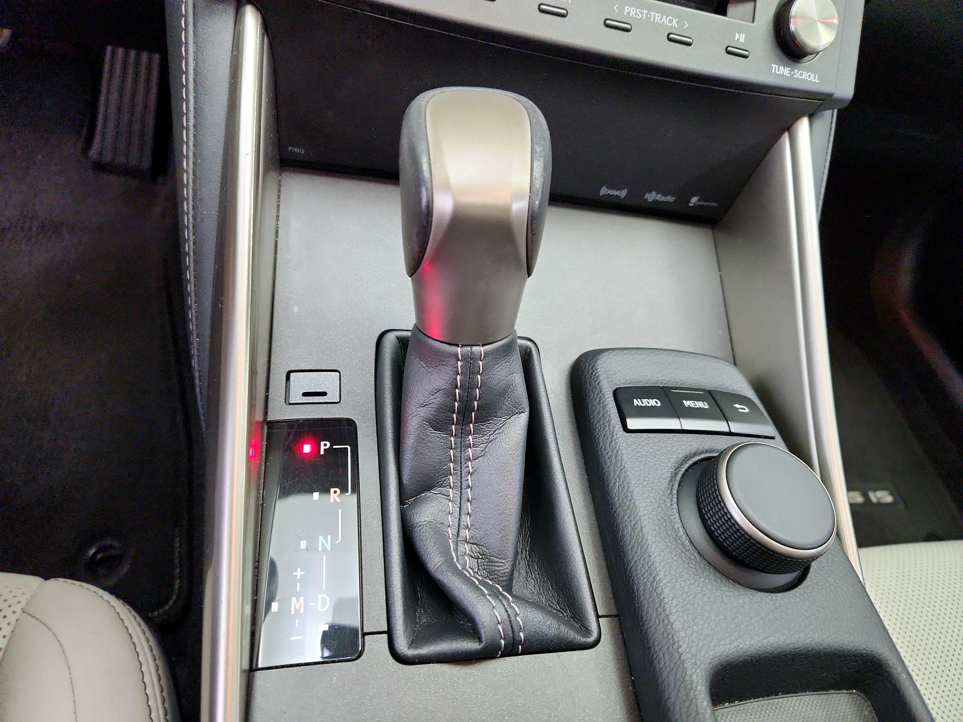 Thumbnail: 2015 Lexus IS - 17