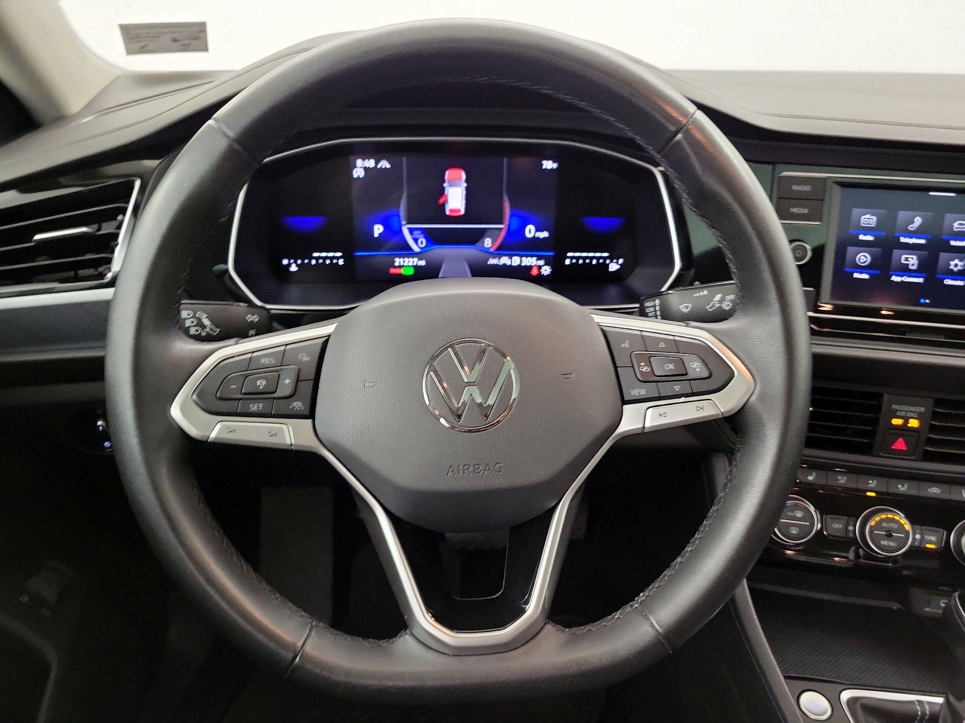 Thumbnail: 2024 Volkswagen Jetta - 10