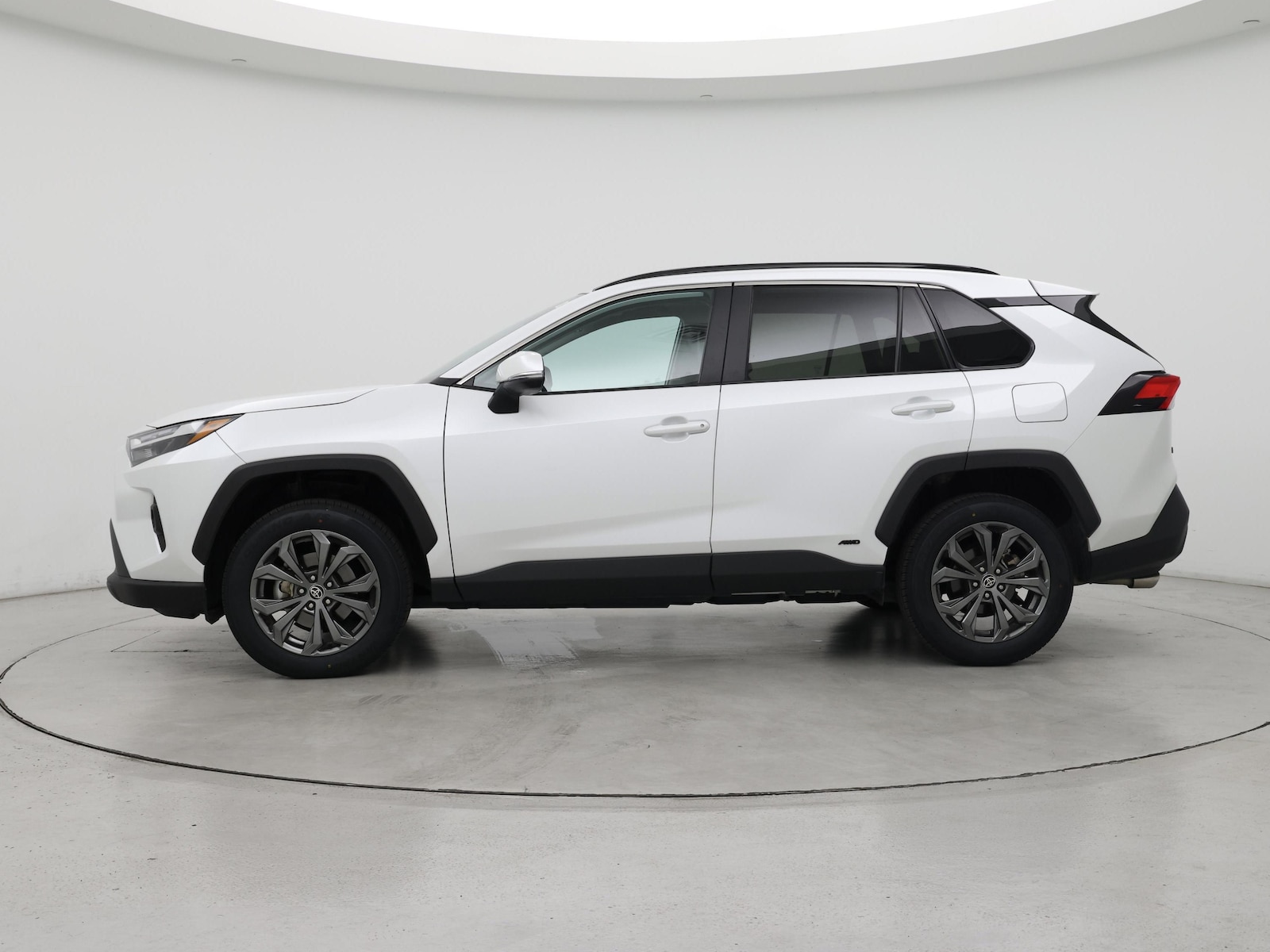 2024 Toyota RAV4 XLE Premium - Photo 4