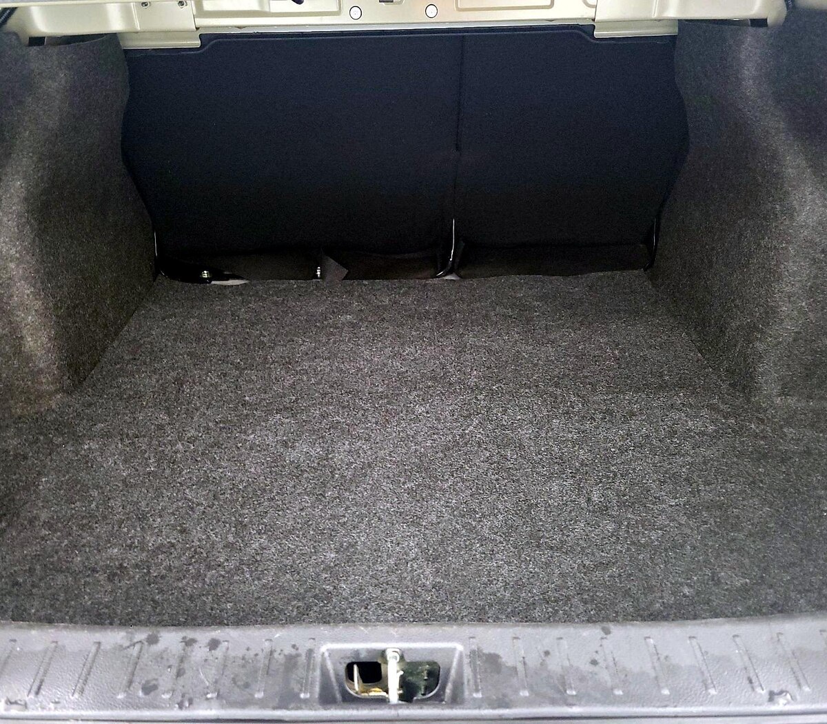 Trunk/Cargo (Seats Up)