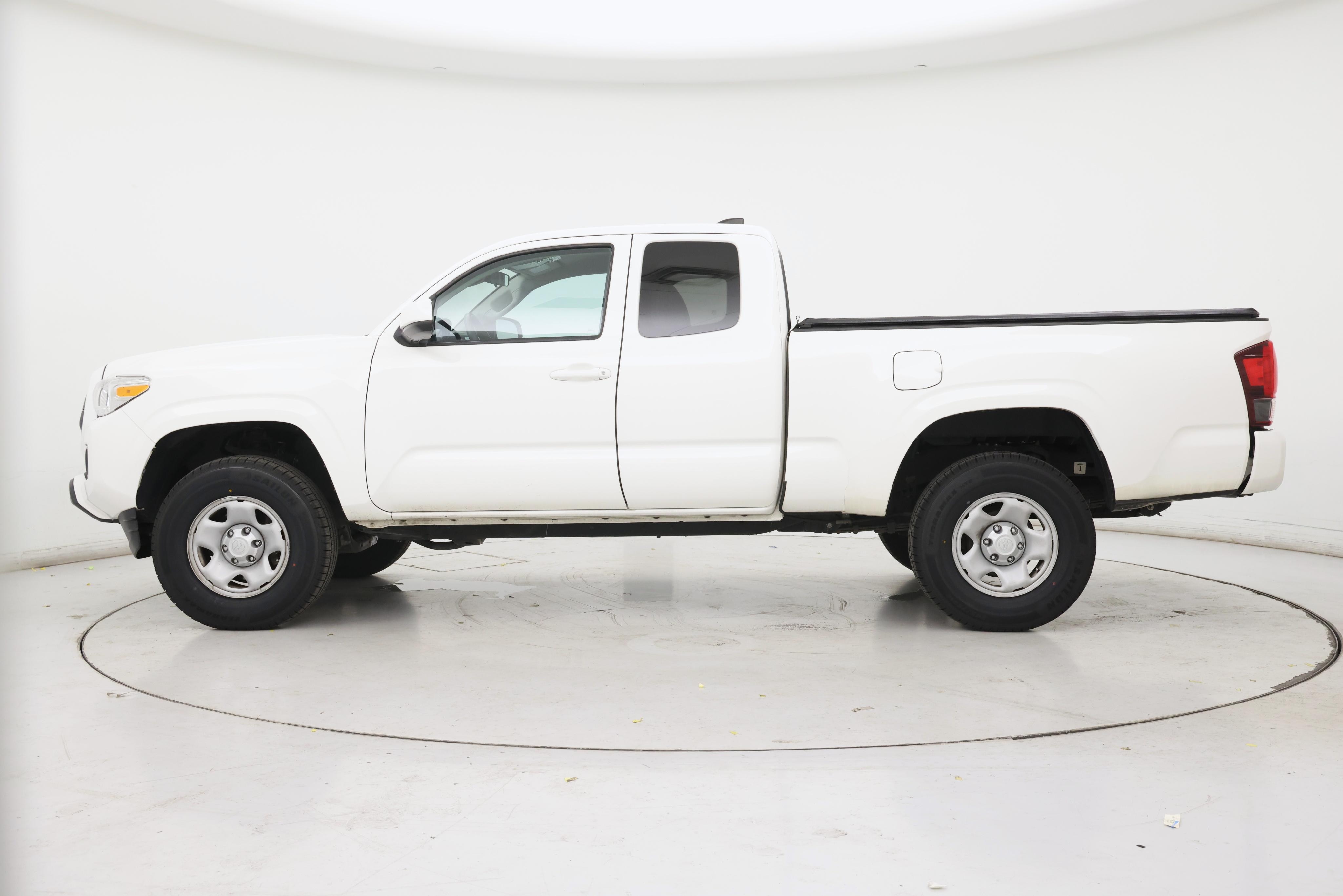 Thumbnail: 2021 Toyota Tacoma - 3