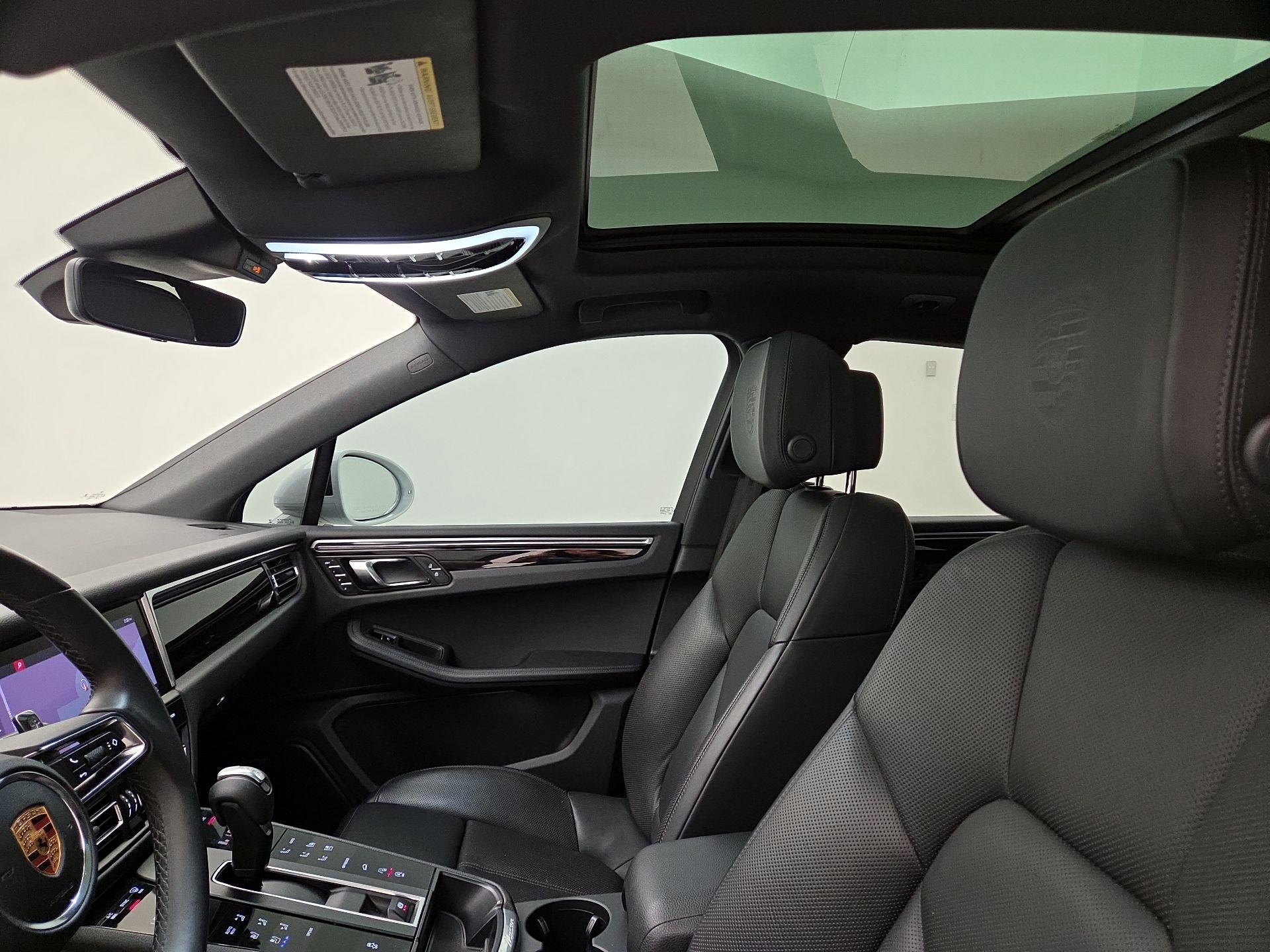 Thumbnail: 2022 Porsche Macan - 19