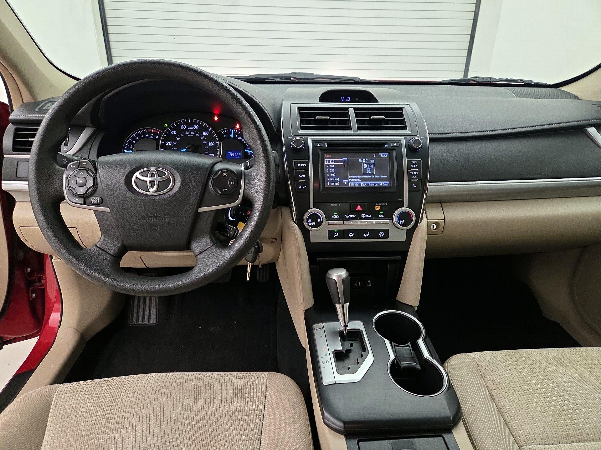 Thumbnail: 2014 Toyota Camry - 9