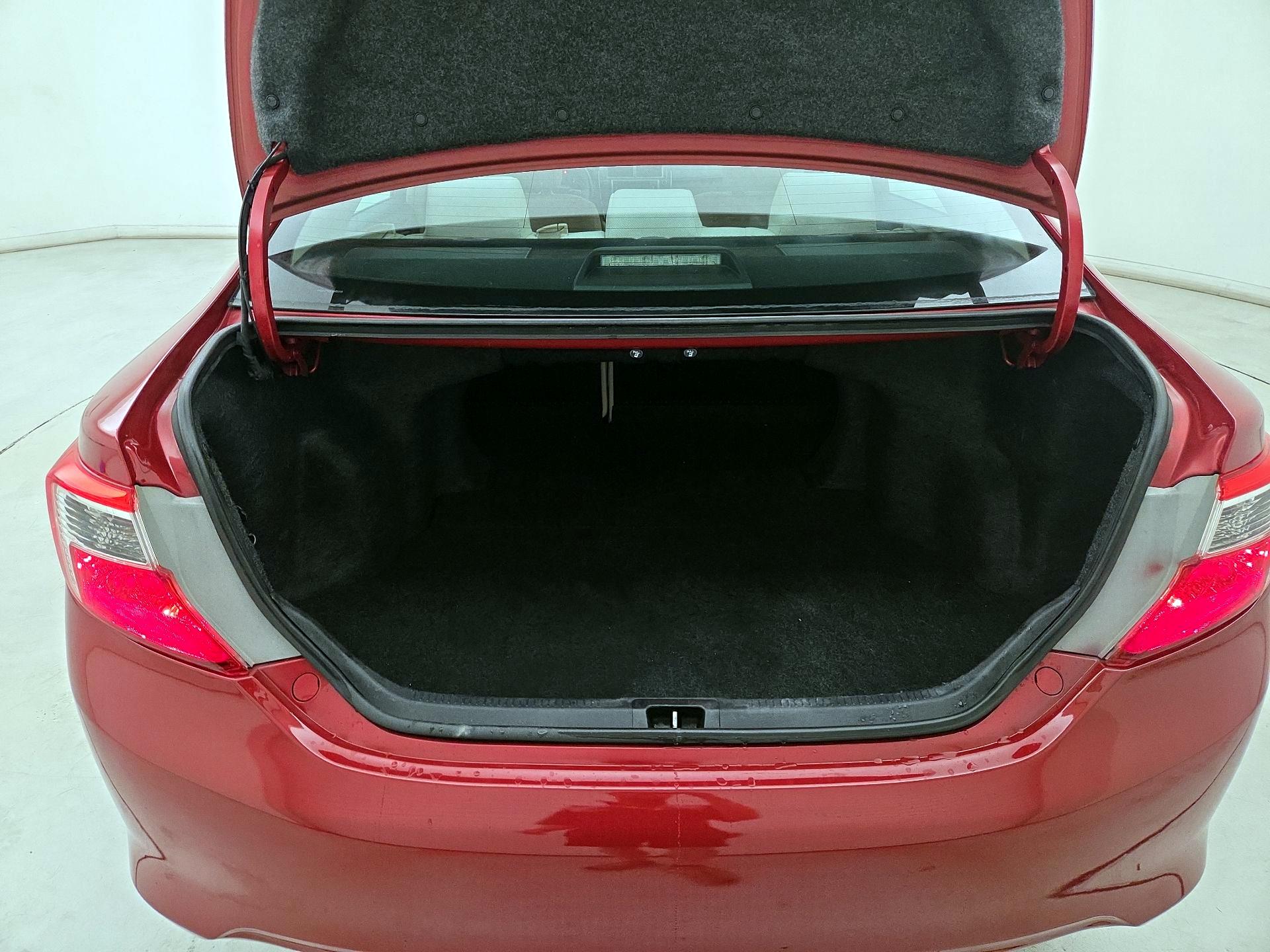 Thumbnail: 2014 Toyota Camry - 19