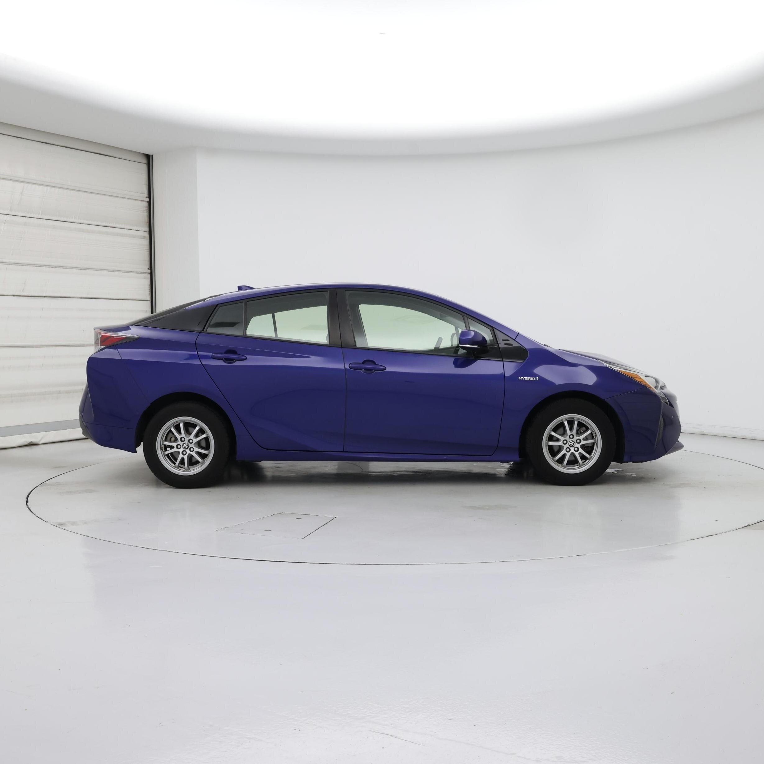 Thumbnail: 2018 Toyota Prius - 7