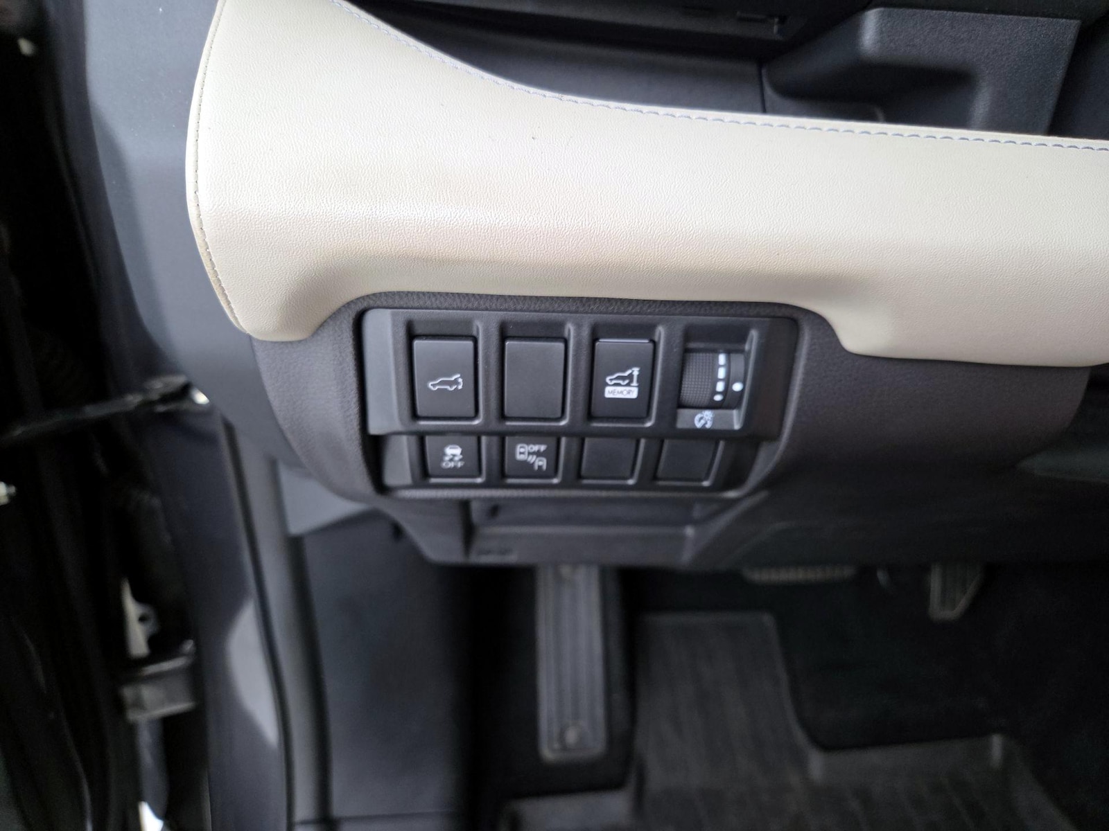 2019 Subaru Ascent Limited - Photo 14