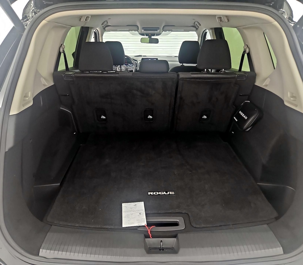 Trunk/Cargo (Seats Up)