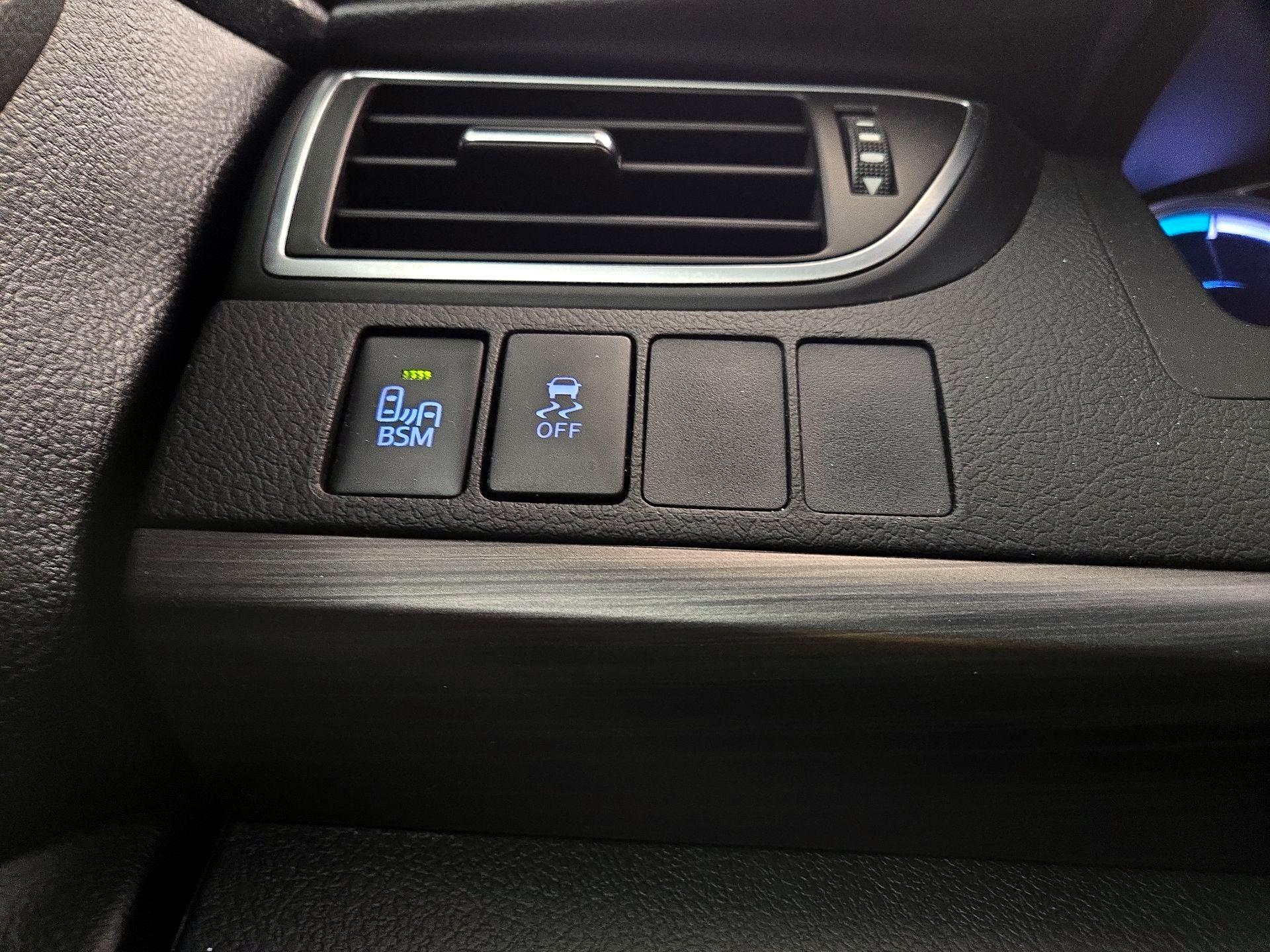 Thumbnail: 2015 Toyota Camry - 13