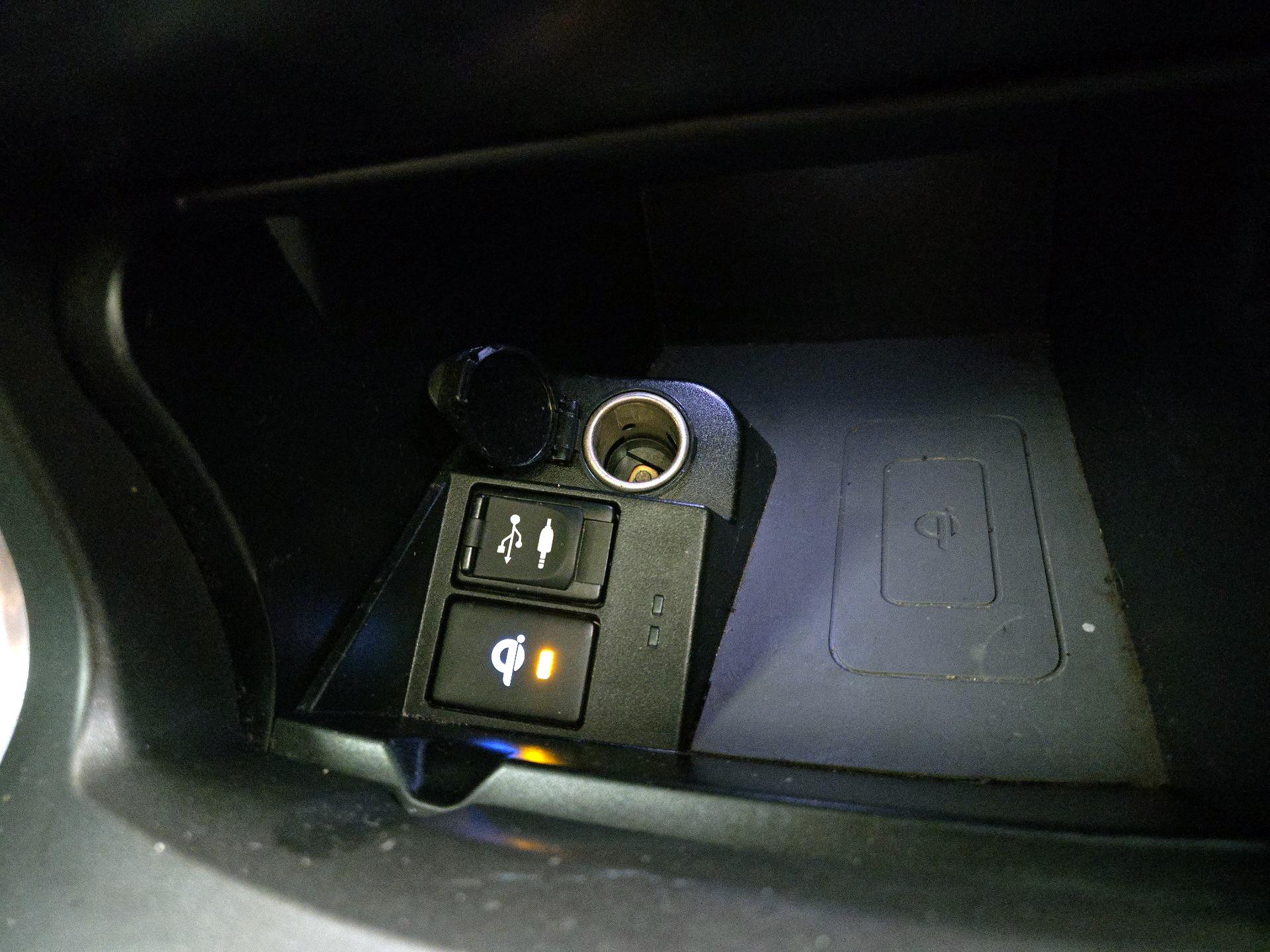 Thumbnail: 2015 Toyota Camry - 18