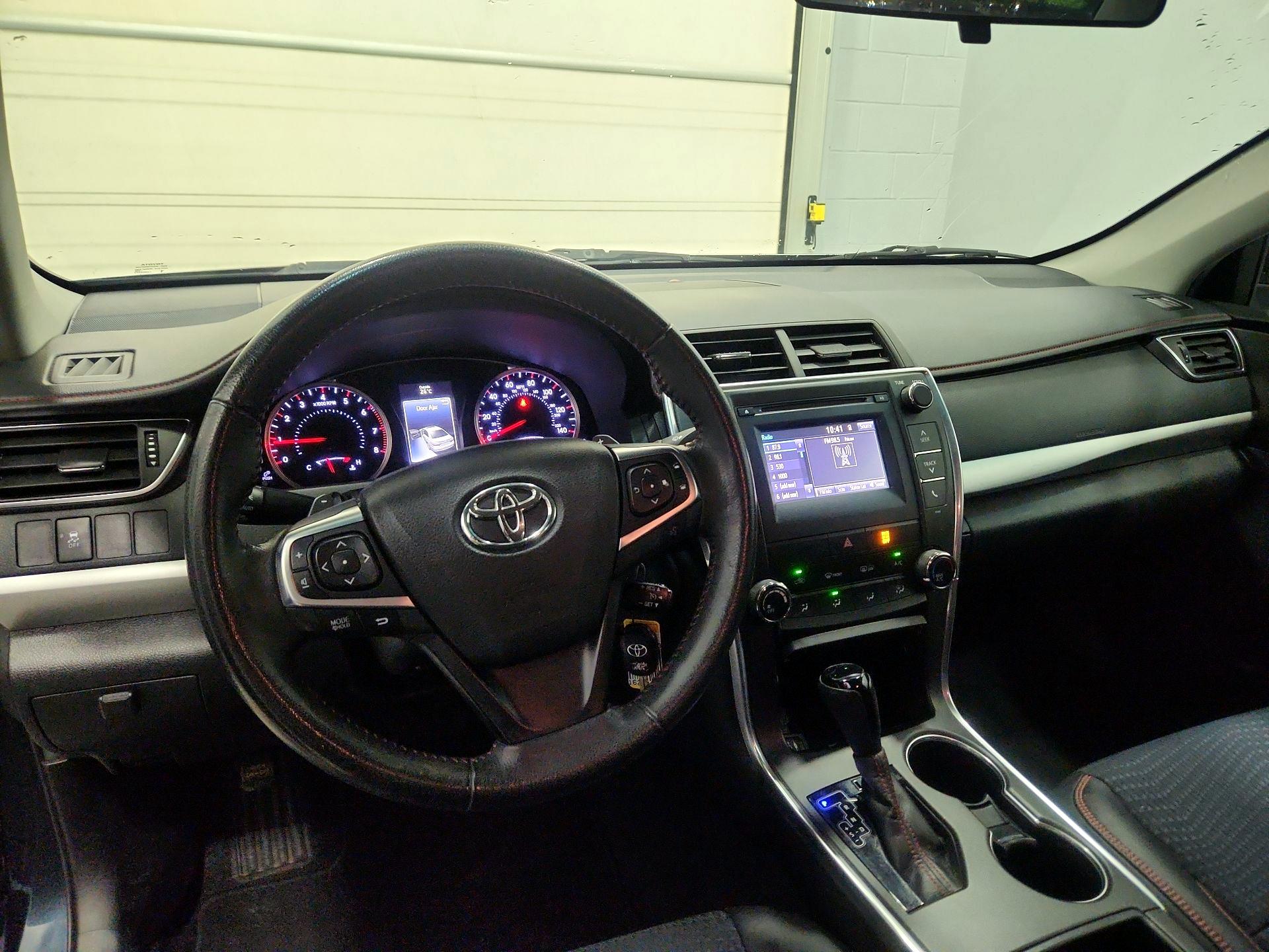 Thumbnail: 2015 Toyota Camry - 9