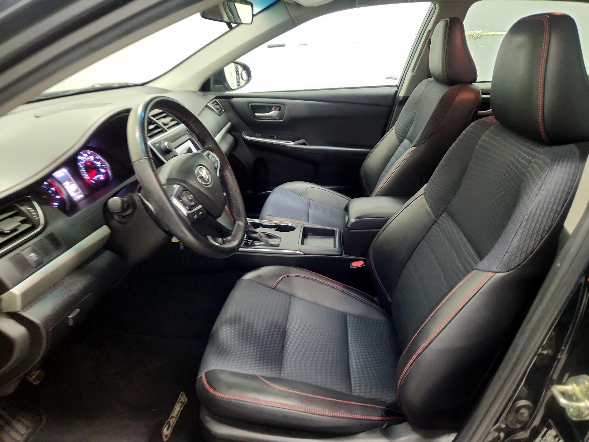 Thumbnail: 2015 Toyota Camry - 11