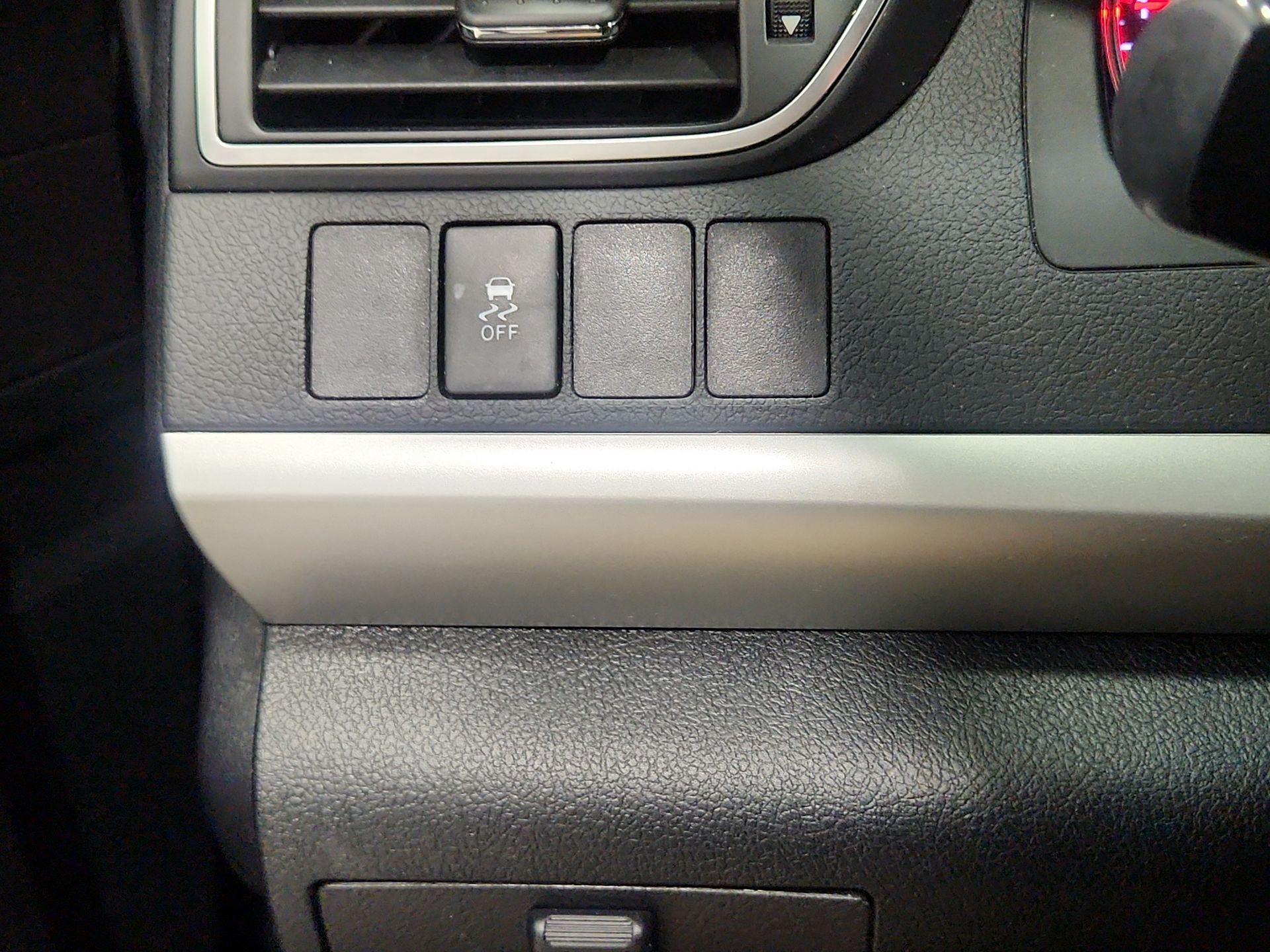 Thumbnail: 2015 Toyota Camry - 13
