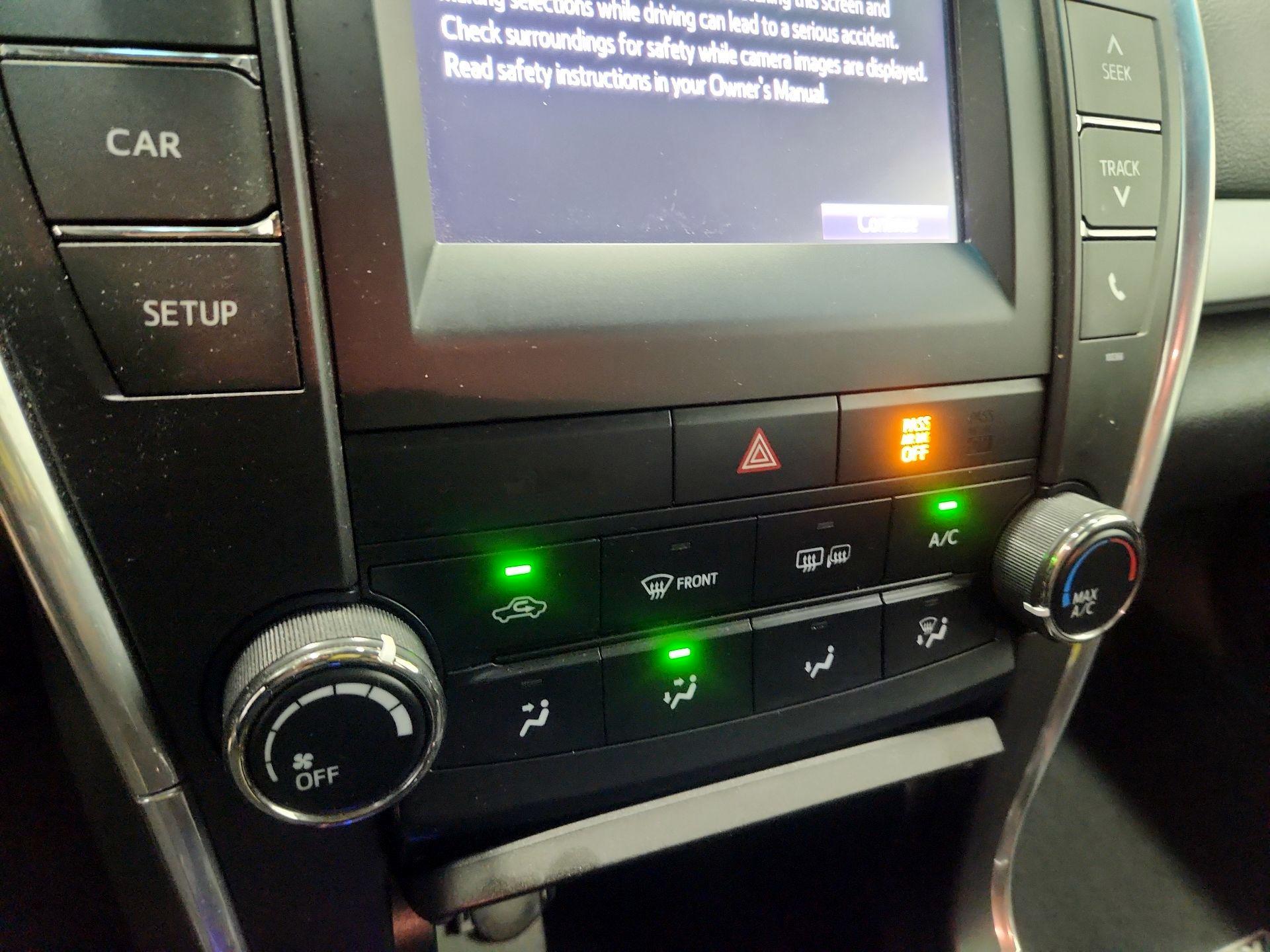 Thumbnail: 2015 Toyota Camry - 16