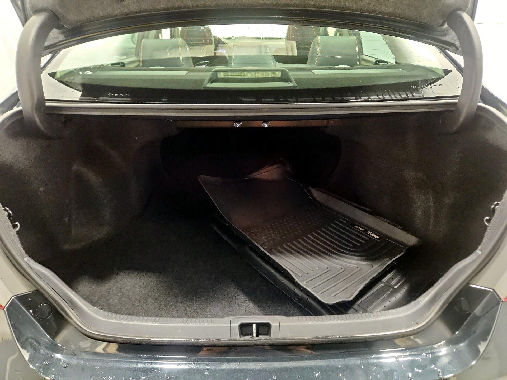 Thumbnail: 2015 Toyota Camry - 20