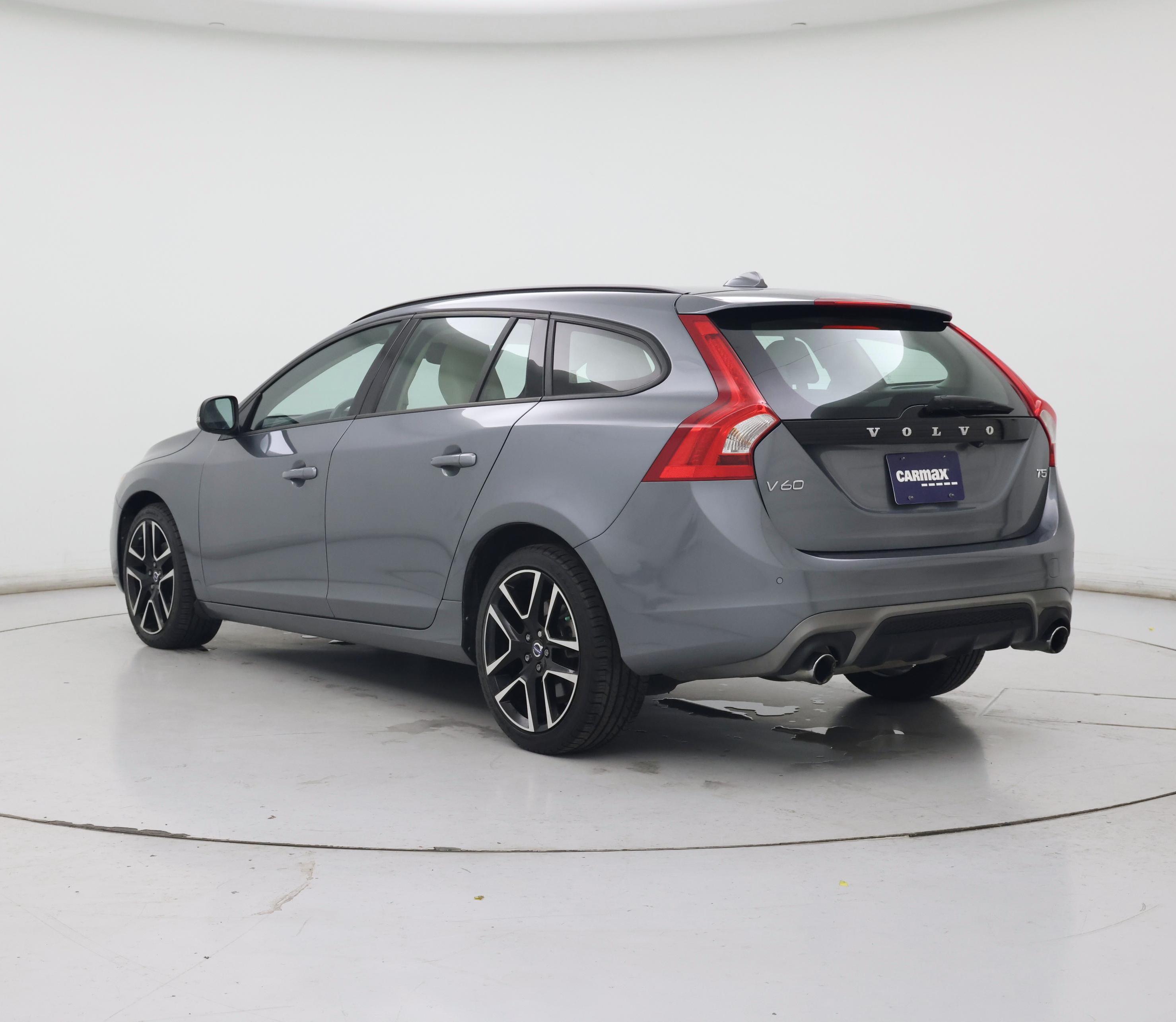 Thumbnail: 2018 Volvo V60 - 2