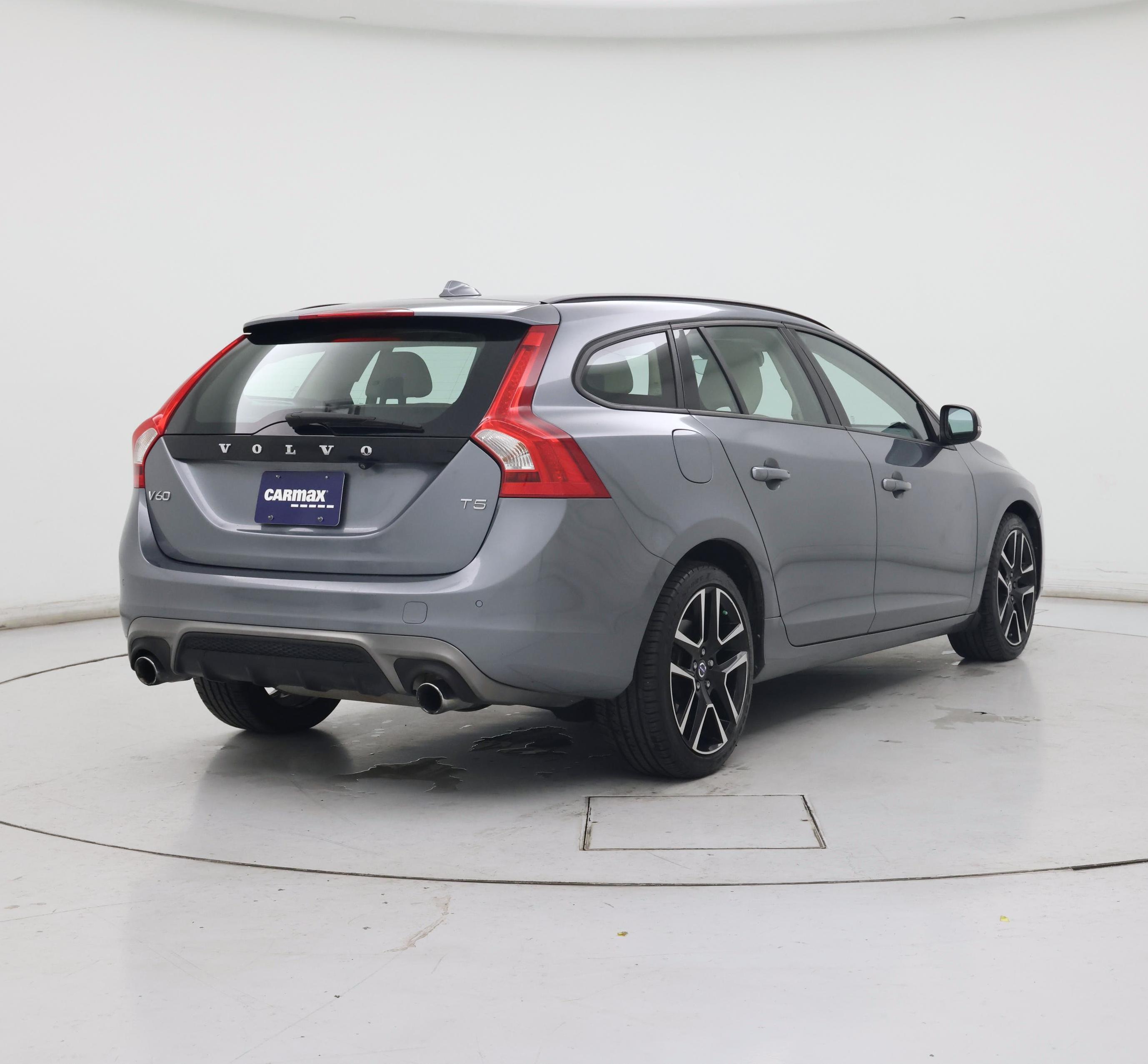 Thumbnail: 2018 Volvo V60 - 8