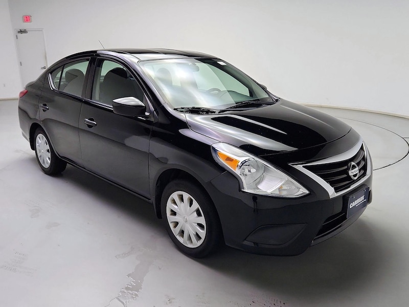 2016 Nissan Versa SV -
                  Schaumburg, IL