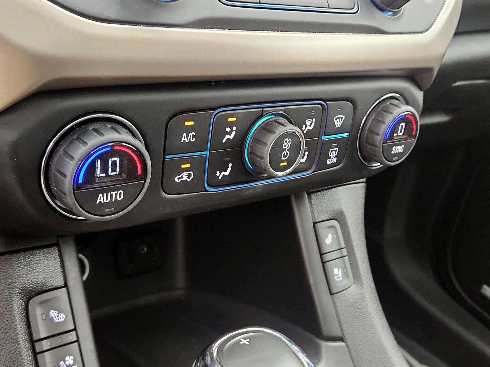 Thumbnail: 2017 GMC Acadia - 16