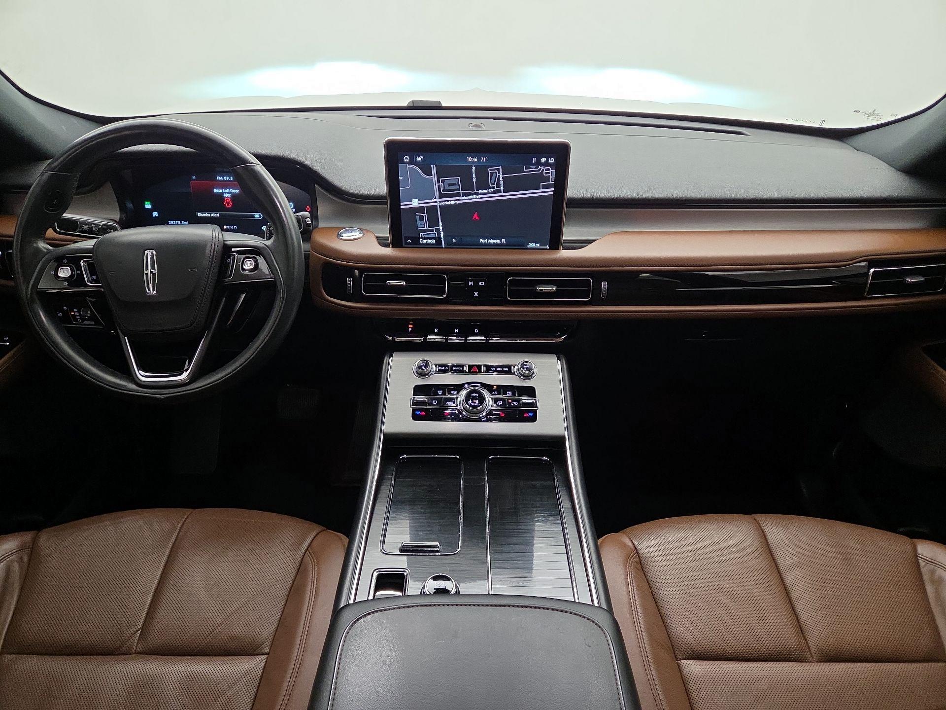Thumbnail: 2023 Lincoln Aviator - 9
