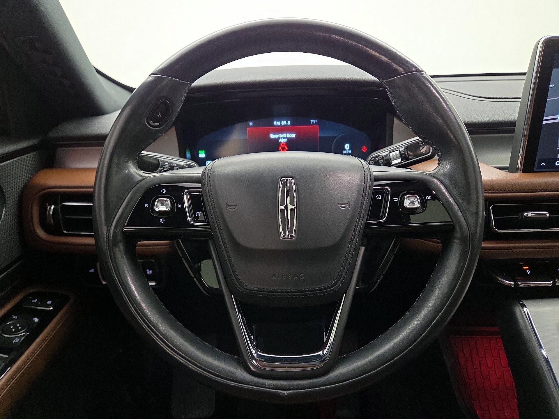 Thumbnail: 2023 Lincoln Aviator - 10