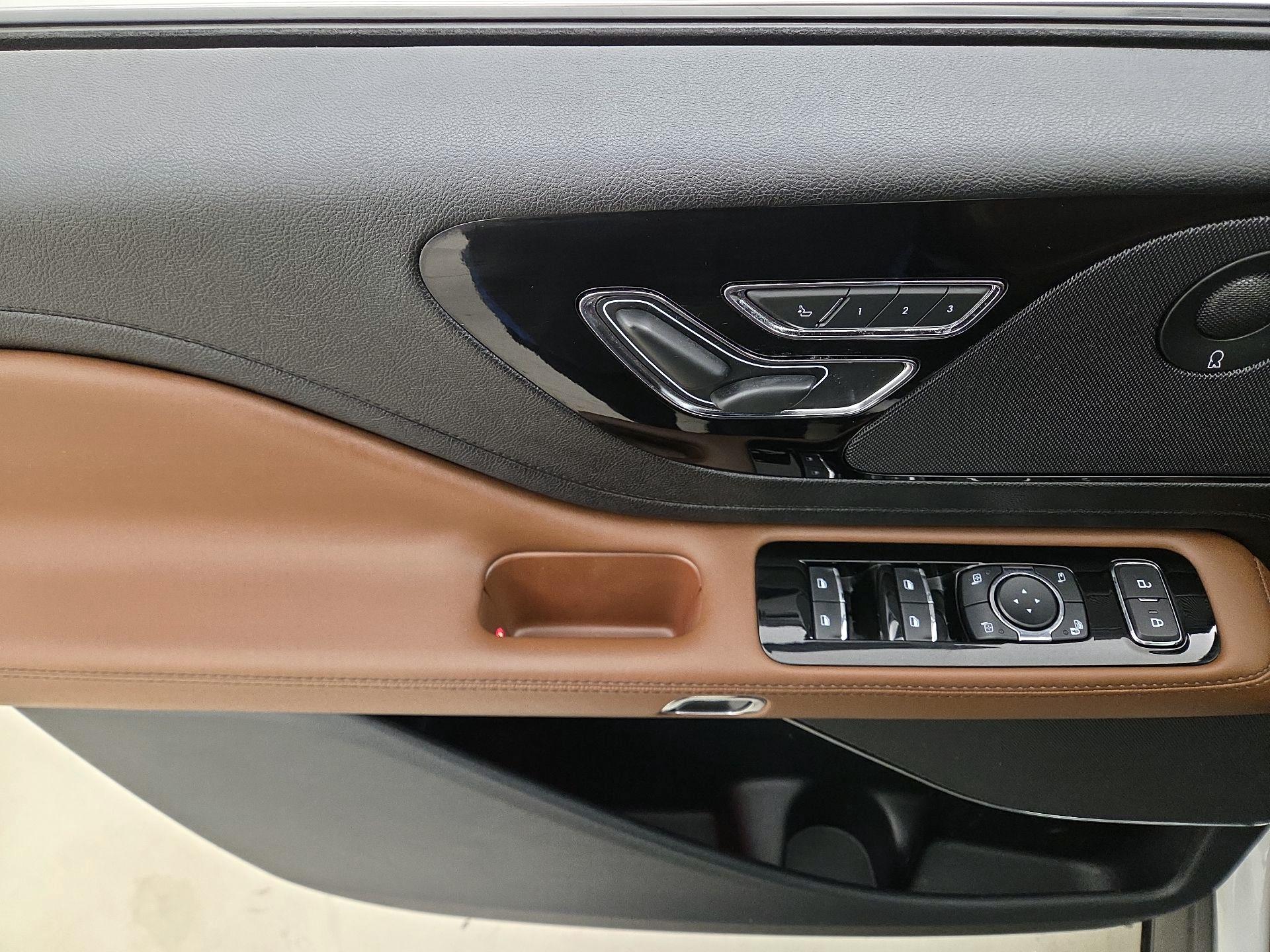 Thumbnail: 2023 Lincoln Aviator - 12