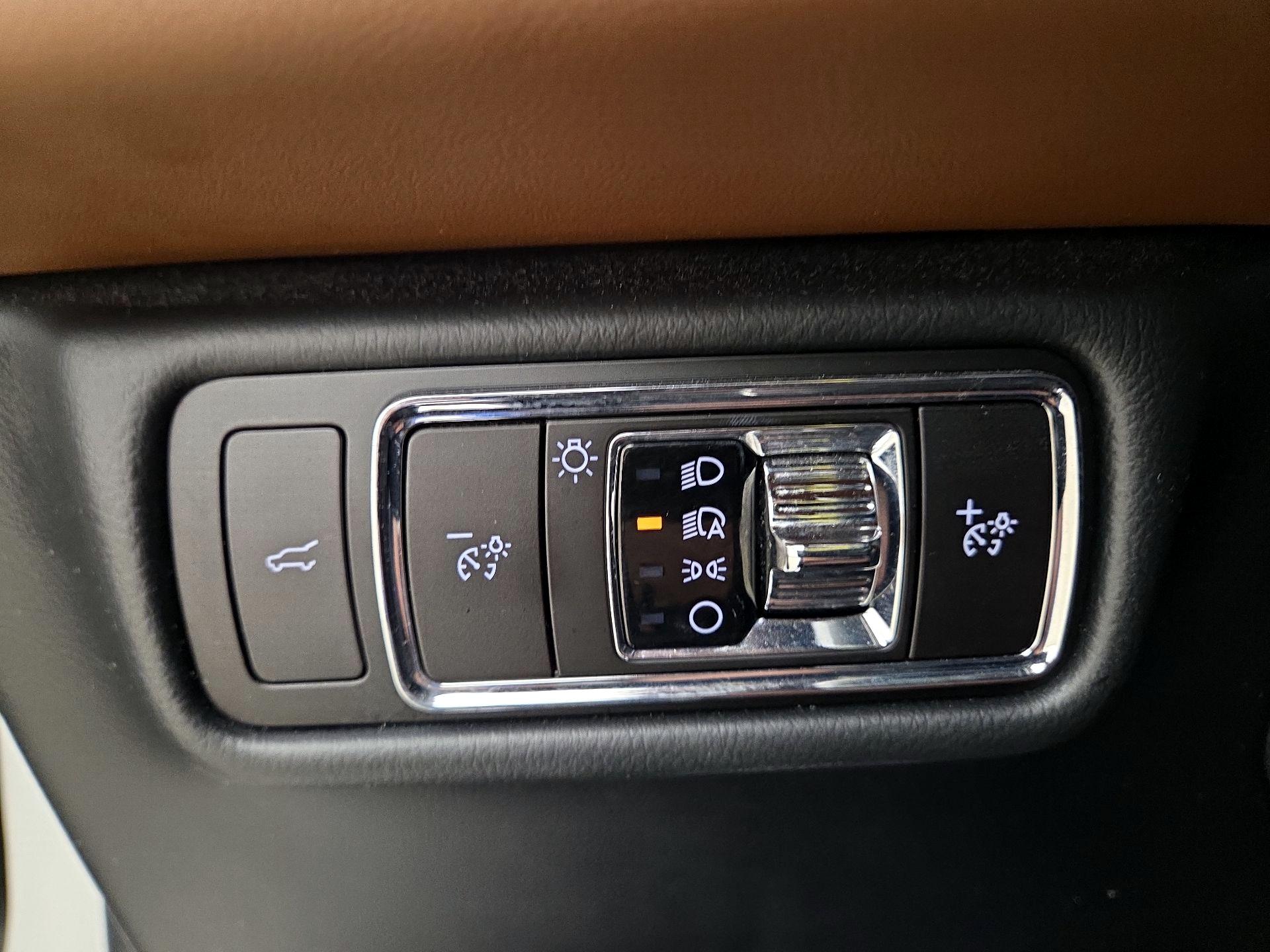Thumbnail: 2023 Lincoln Aviator - 13