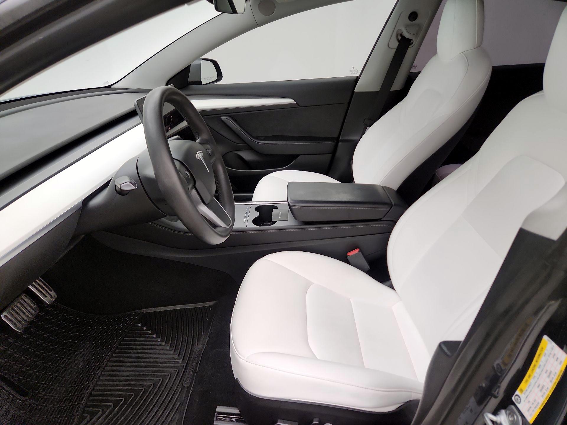 Thumbnail: 2022 Tesla Model 3 - 11
